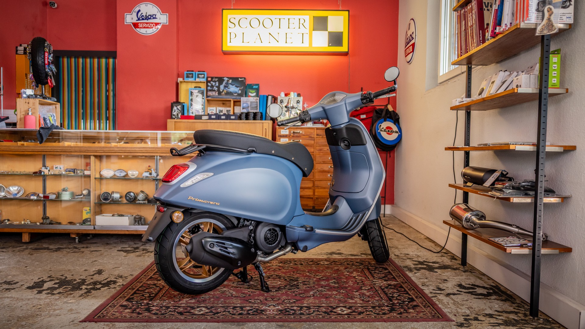 PIAGGIO Vespa Officina 8-showroom-element-3