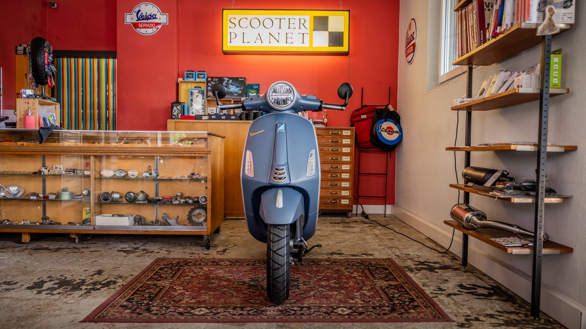 PIAGGIO Vespa Officina 8-showroom-element-1