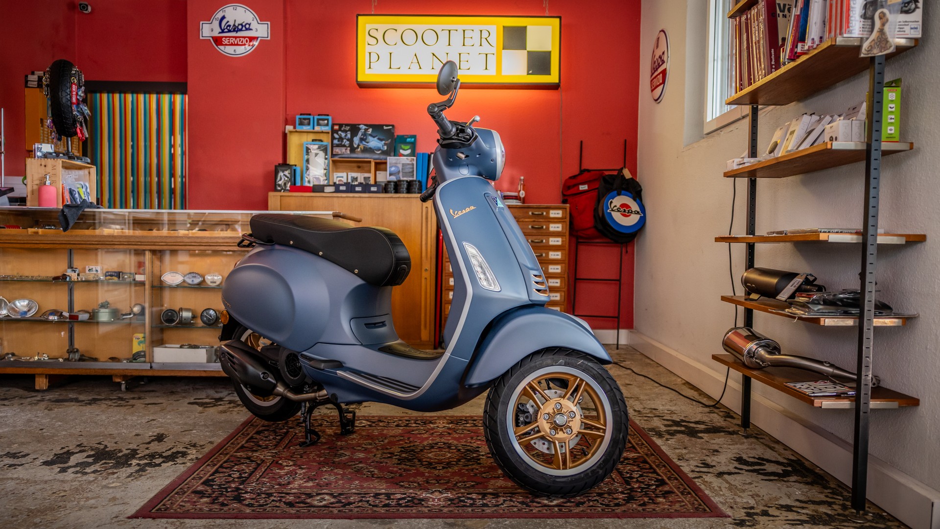 PIAGGIO Vespa Officina 8-showroom-element-2