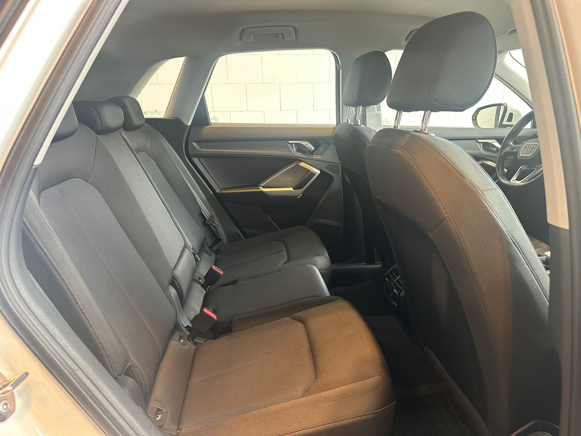 AUDI Q3 40 TFSI quattro S-tronic-image-10