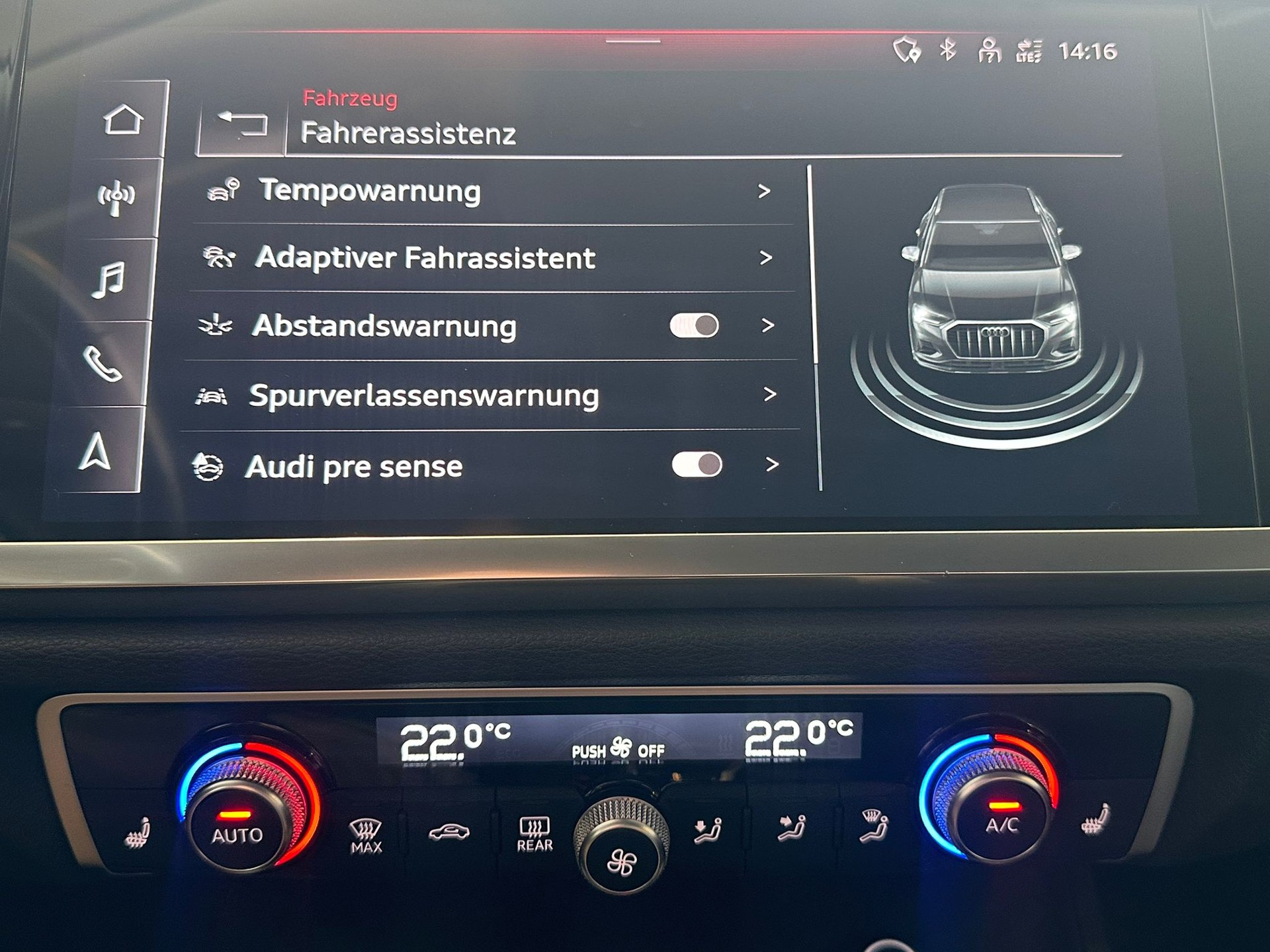 AUDI Q3 40 TFSI quattro S-tronic-image-18