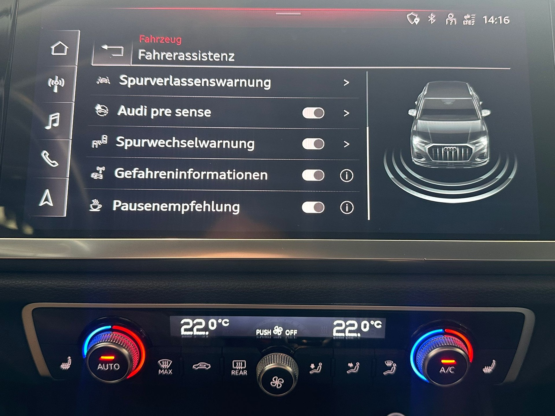 AUDI Q3 40 TFSI quattro S-tronic-image-17