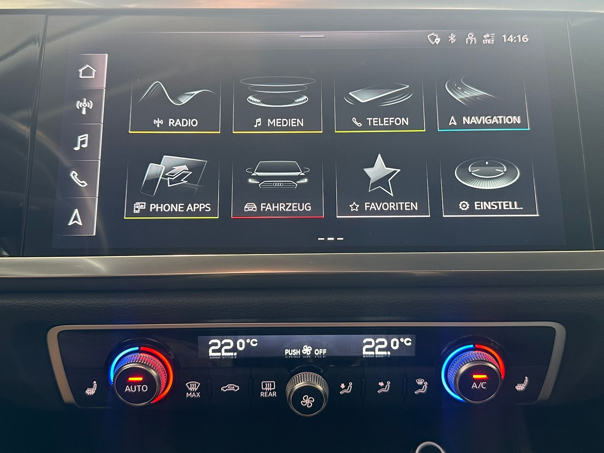 AUDI Q3 40 TFSI quattro S-tronic-image-15