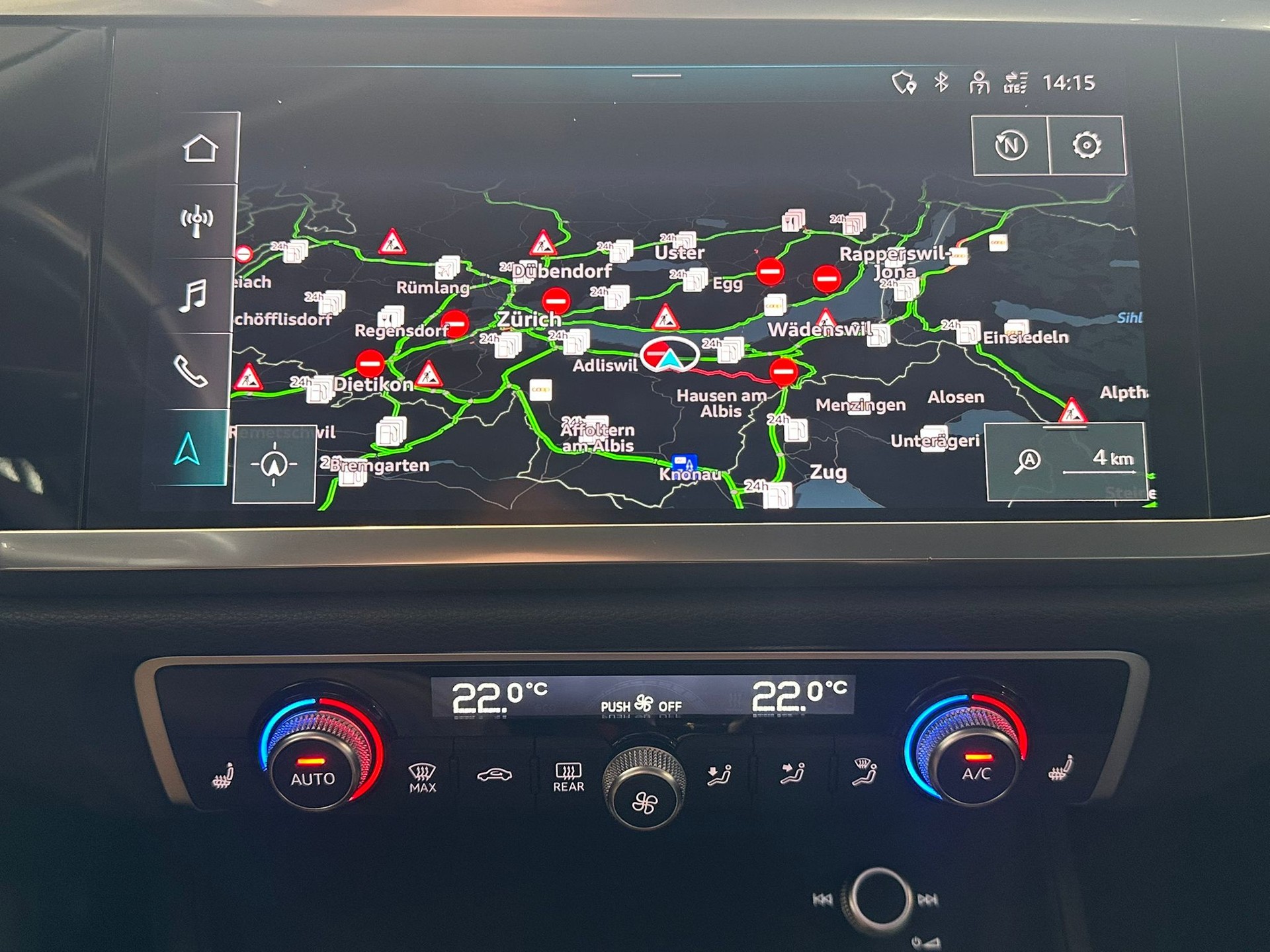 AUDI Q3 40 TFSI quattro S-tronic-image-13