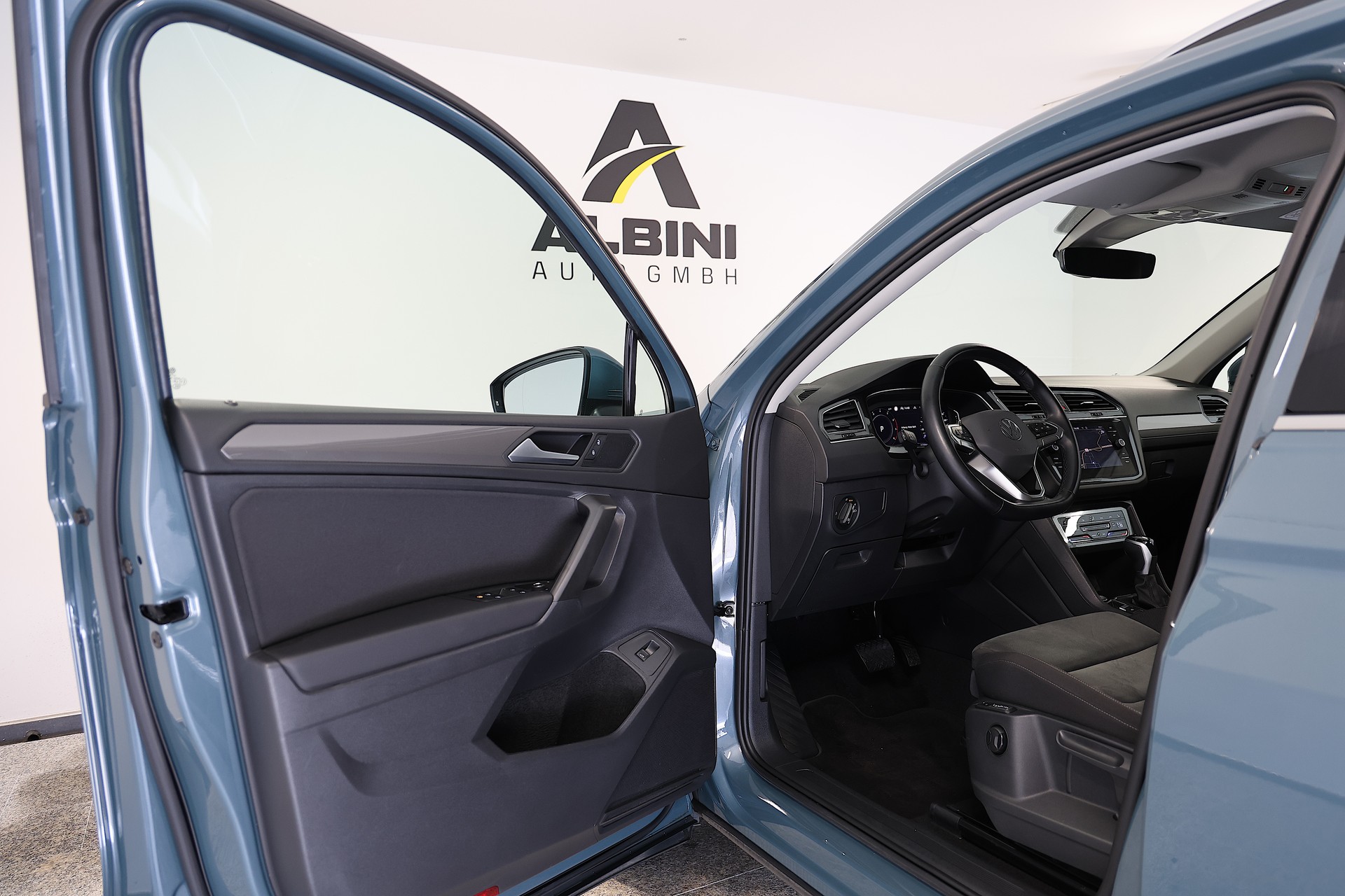 VW Tiguan Allspace 2.0TSI Life 4Motion DSG-image-4