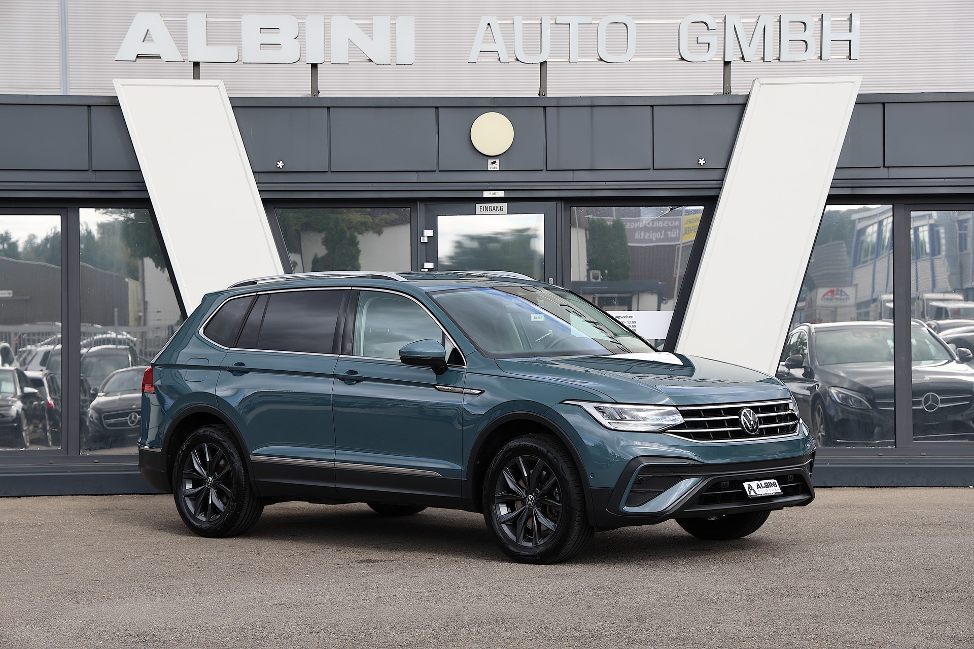 VW Tiguan Allspace 2.0TSI Life 4Motion DSG-image-1