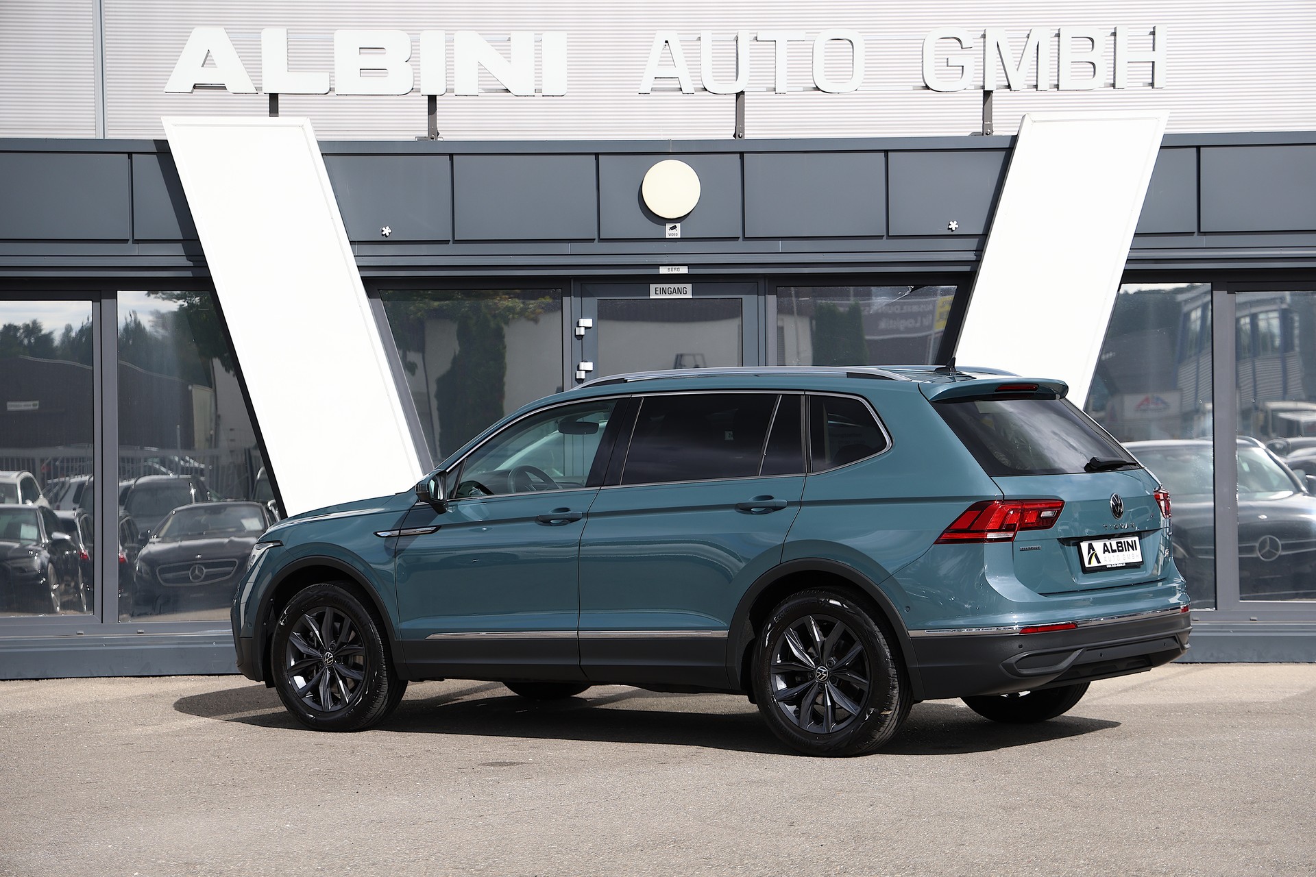 VW Tiguan Allspace 2.0TSI Life 4Motion DSG-image-3
