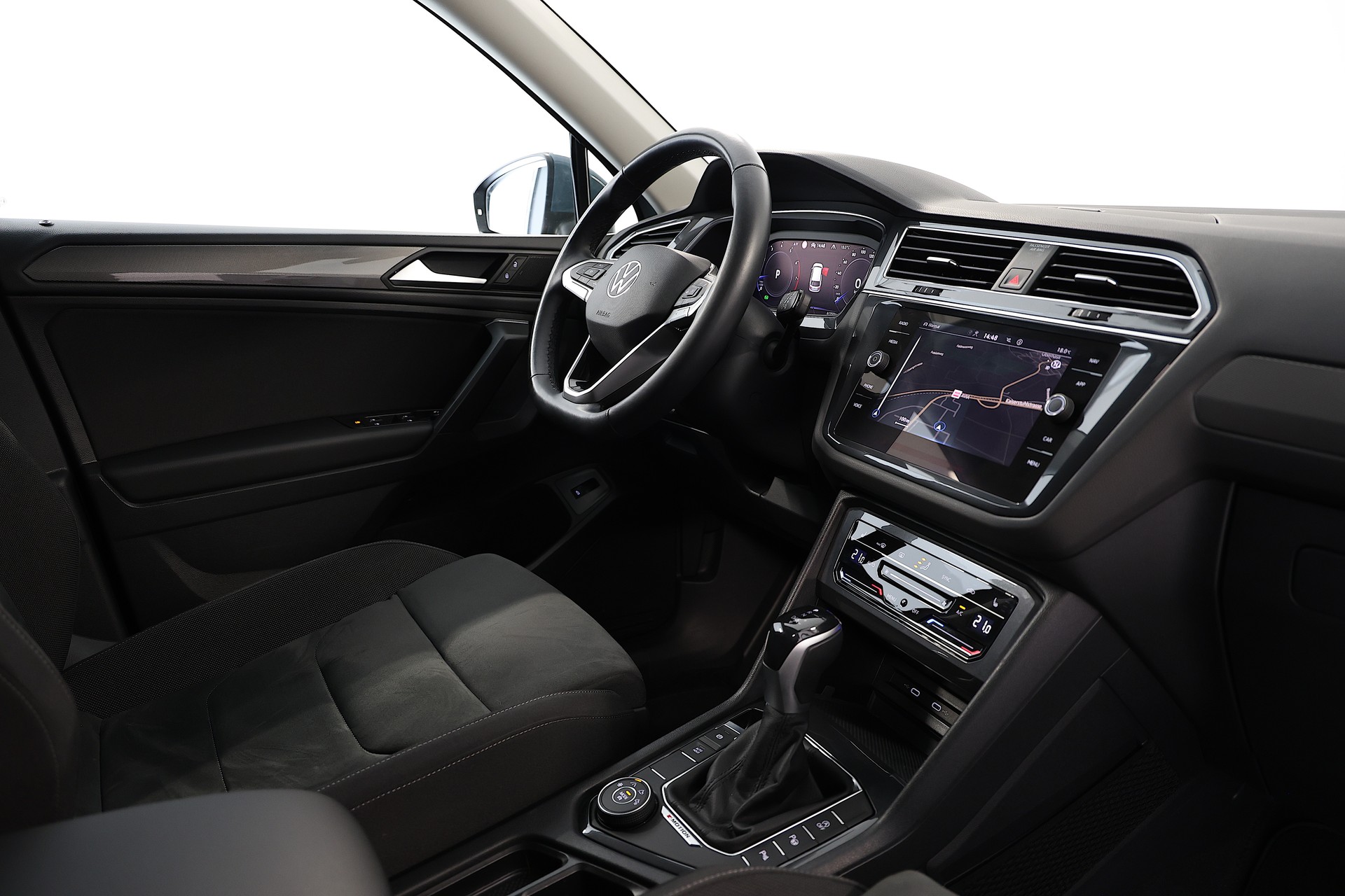VW Tiguan Allspace 2.0TSI Life 4Motion DSG-image-12