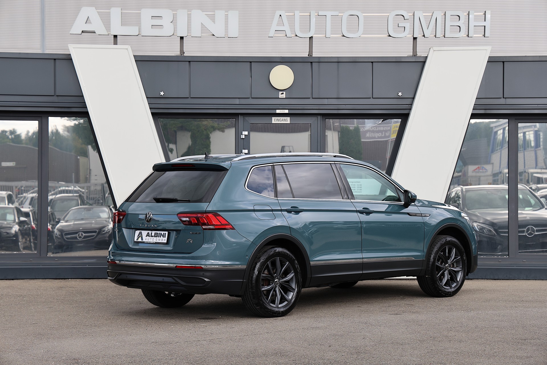 VW Tiguan Allspace 2.0TSI Life 4Motion DSG-image-2