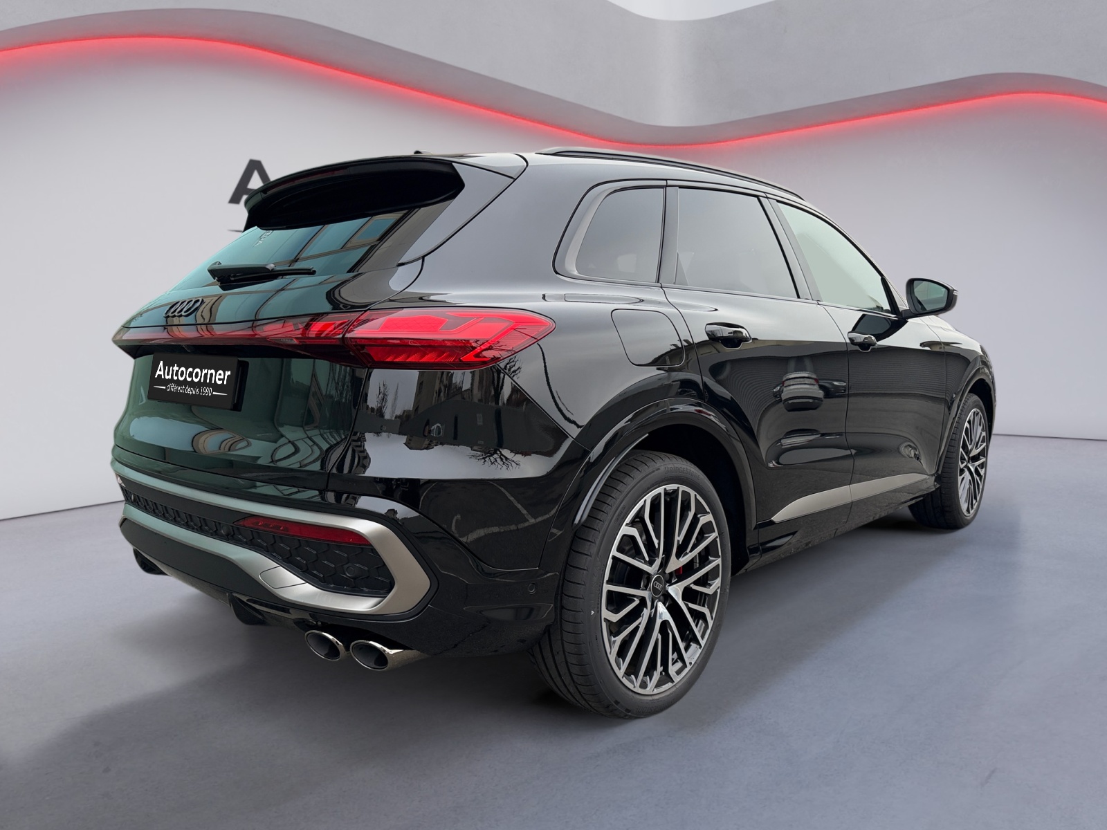 AUDI SQ5 TFSI quattro S-tronic-image-4