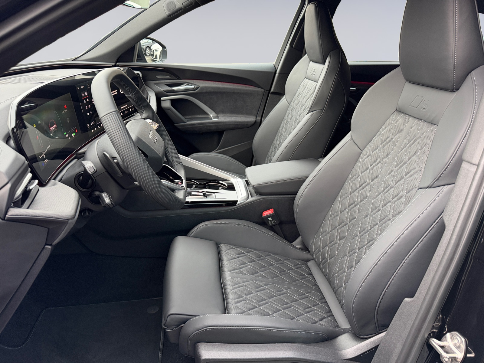 AUDI SQ5 TFSI quattro S-tronic-image-6