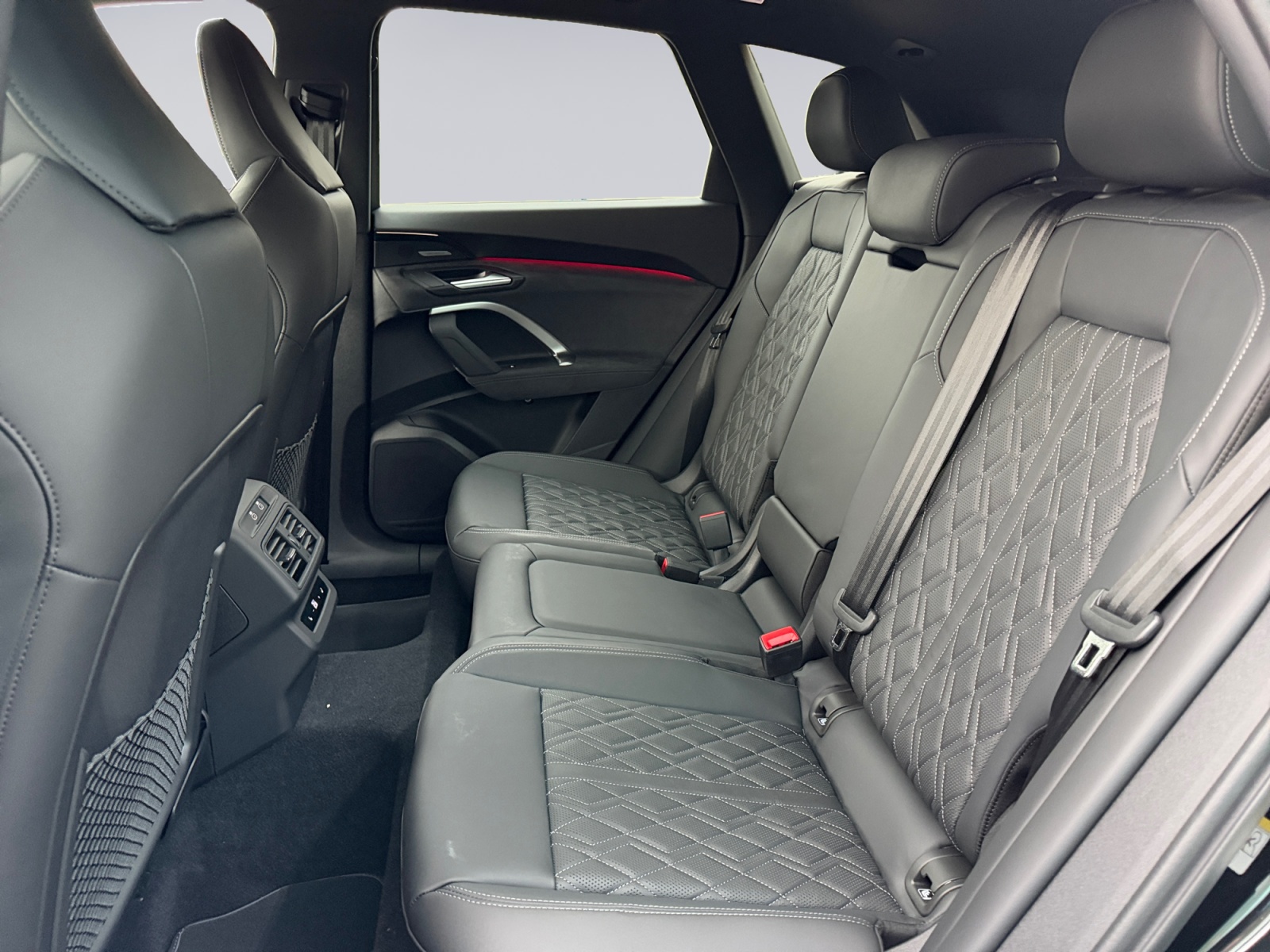 AUDI SQ5 TFSI quattro S-tronic-image-10