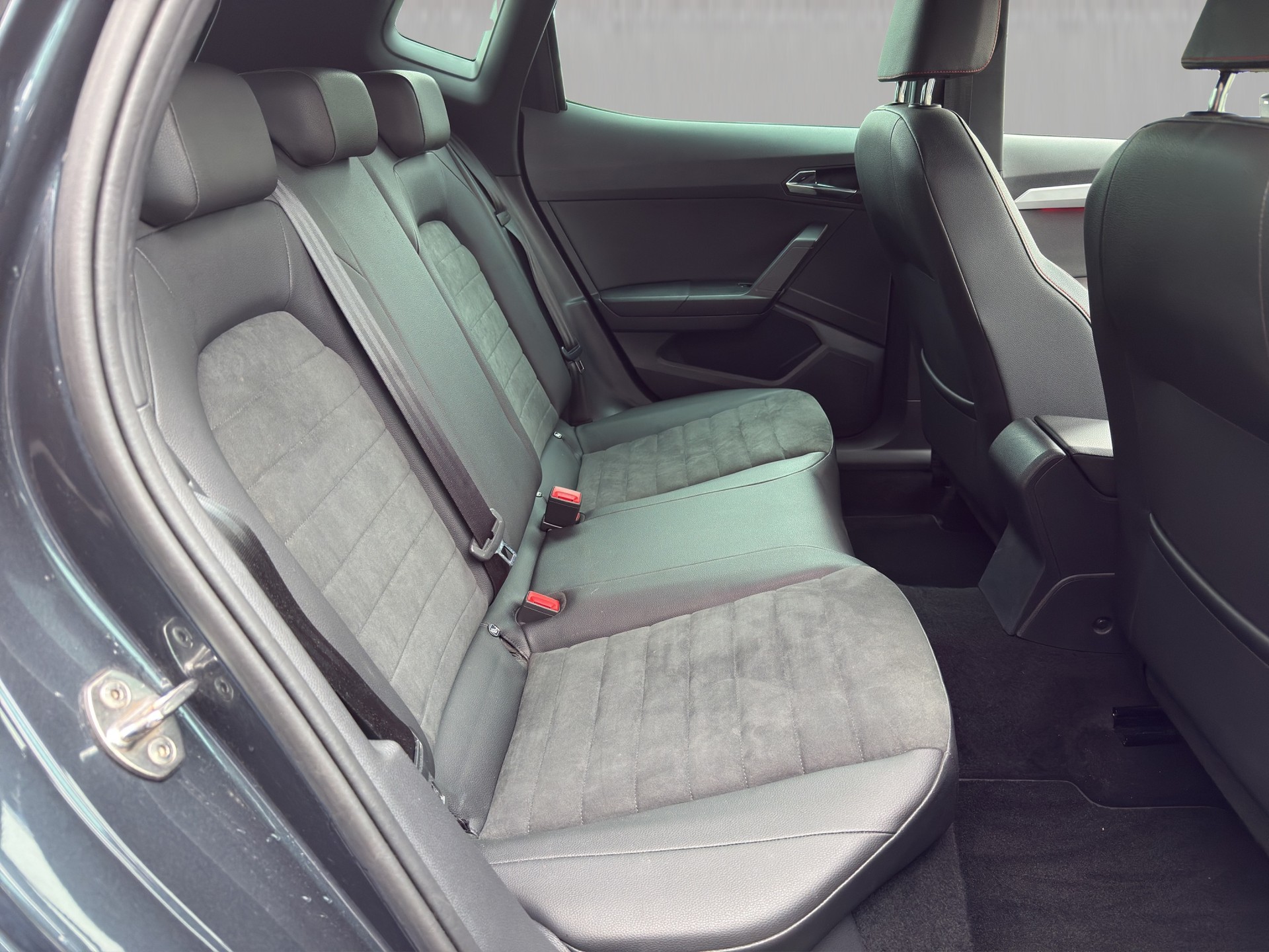 SEAT Arona 1.0 TSI Eco DSG FR-image-18