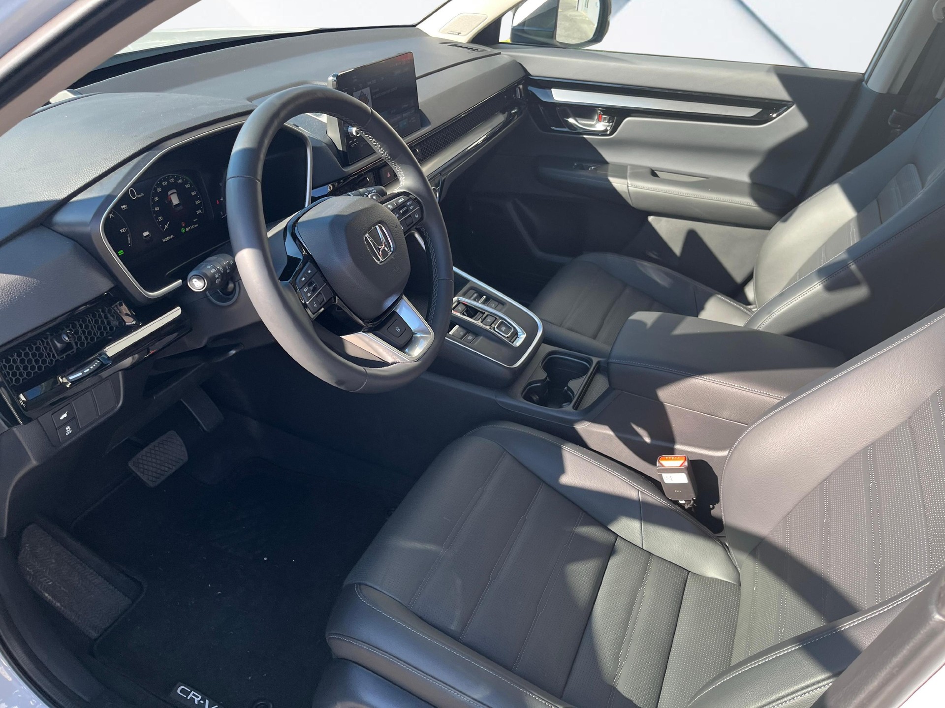 HONDA CR-V 2.0 i-MMD Advance 4WD - mit Aktionsleasing 1.9% und 8 Jahren Garantie!-image-8