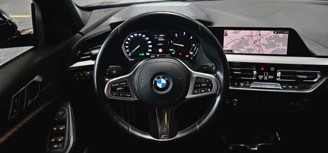 BMW 118d Steptronic M Sport-image-11