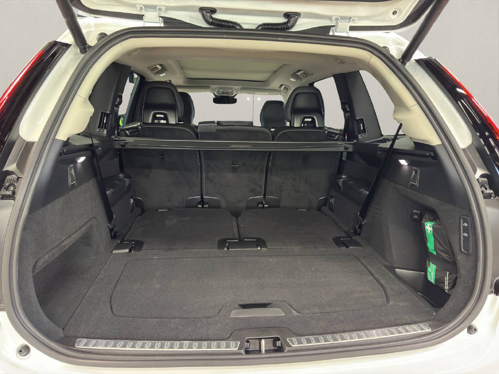 VOLVO XC90 2.0 T8 TE Plus Dark eAWD-image-10