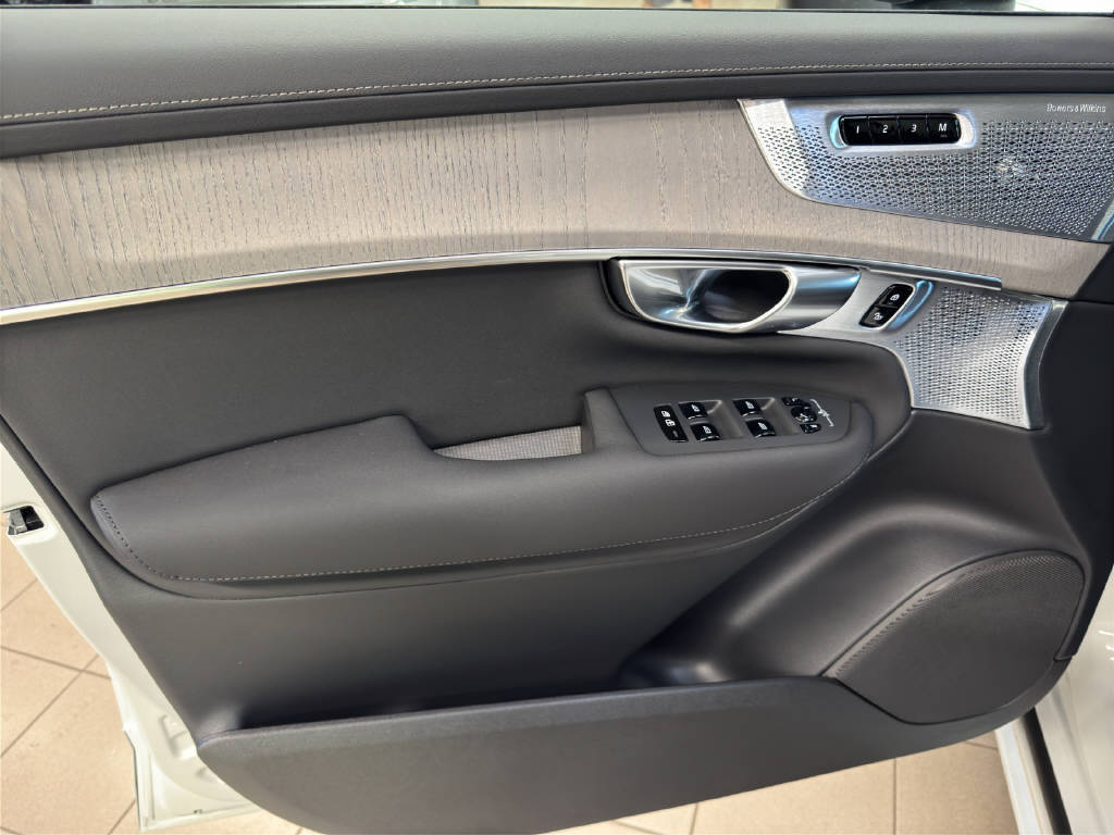VOLVO XC90 2.0 T8 TE Plus Dark eAWD-image-9
