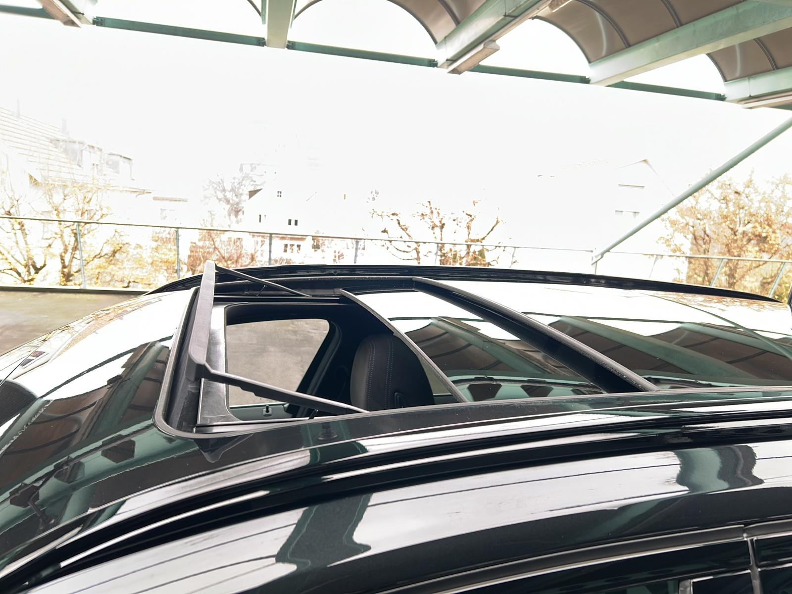 BMW 320d xDrive Touring-image-13