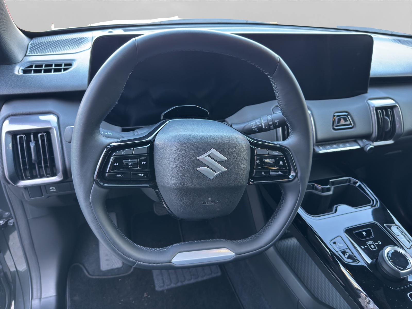 SUZUKI e Vitara Compact Top 4x4-image-10