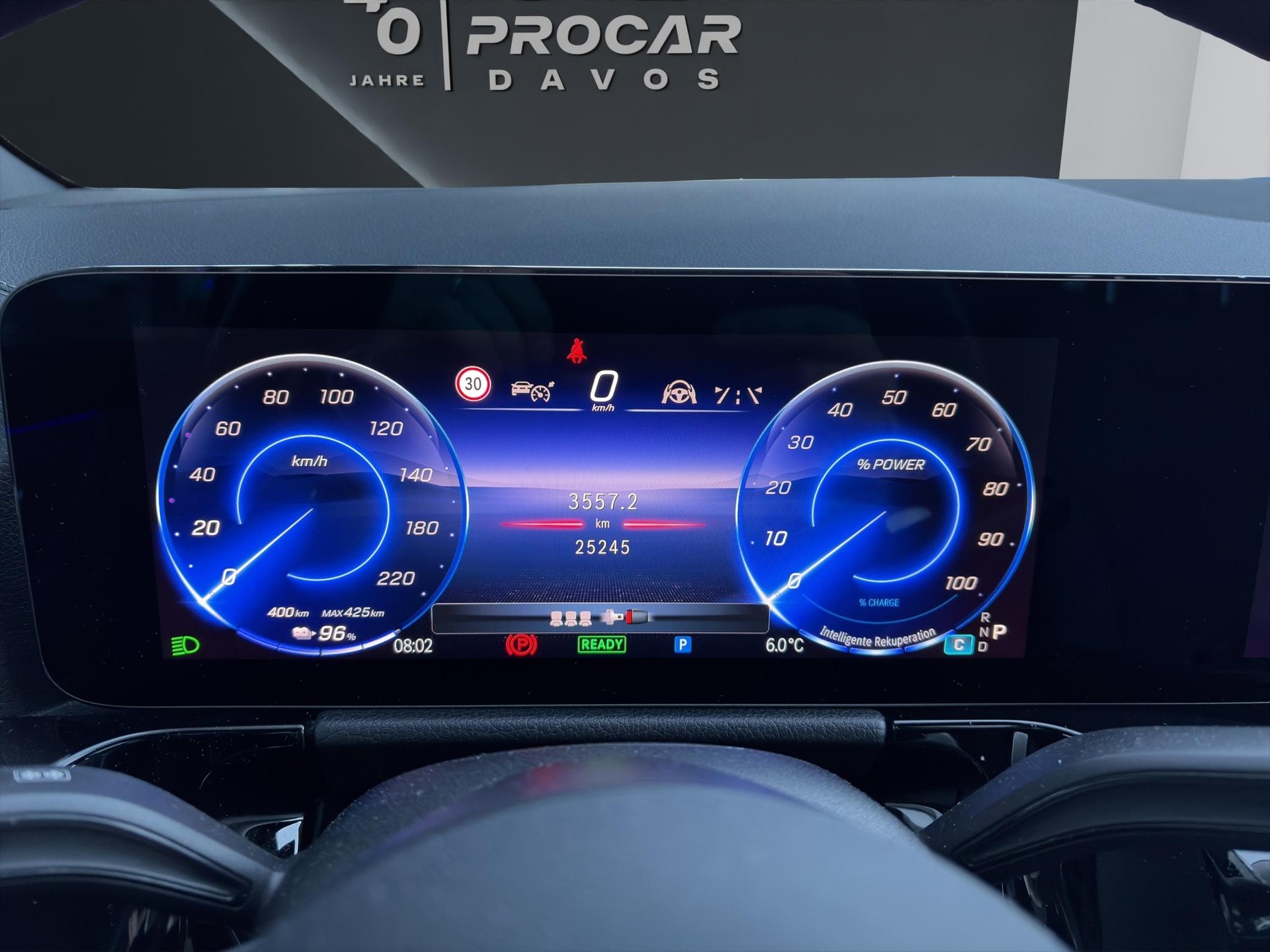 MERCEDES-BENZ EQA 350 Swiss Star AMG Line 4matic-image-9