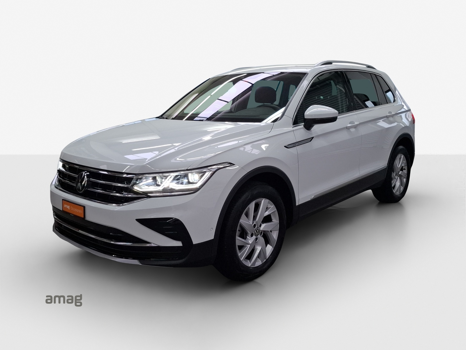 VW Tiguan 2.0 TDI SCR Elegance 4Motion DSG-image-0