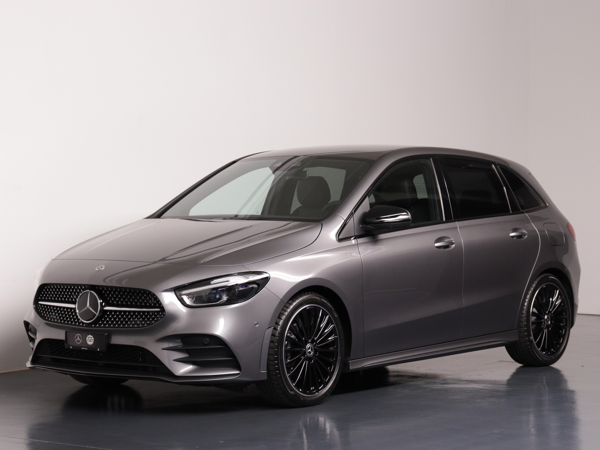 MERCEDES-BENZ B 200 AMG Line-image-0