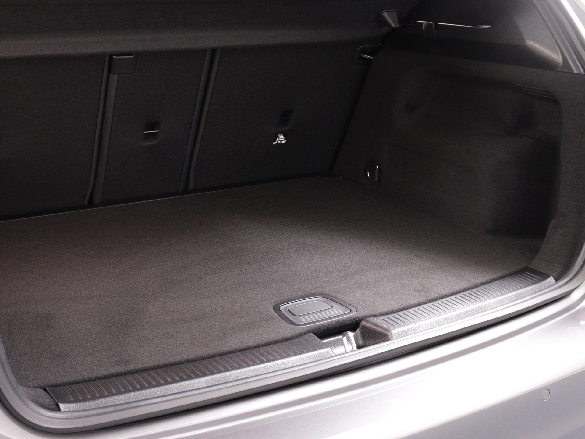 MERCEDES-BENZ B 200 AMG Line-image-6