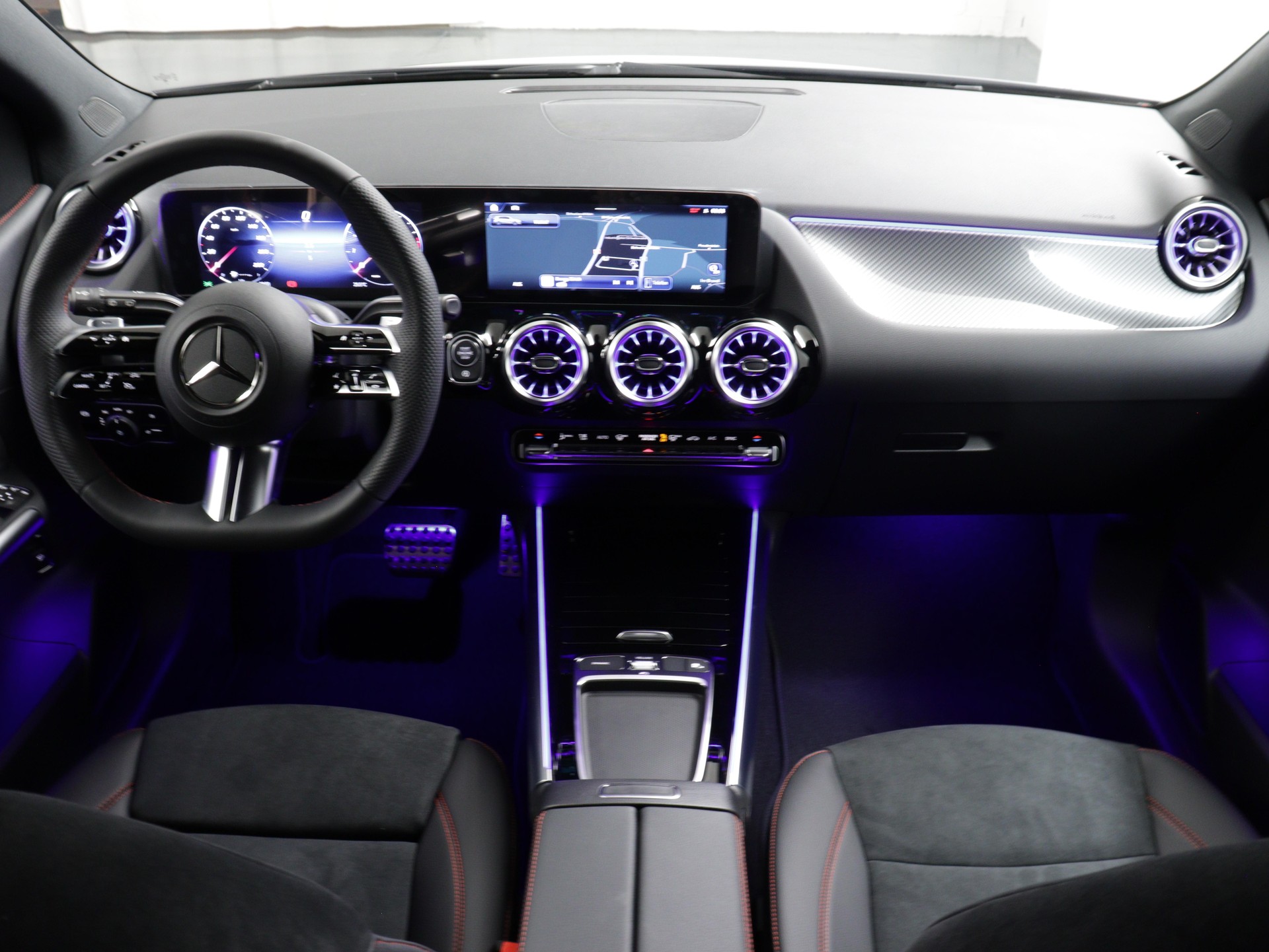 MERCEDES-BENZ B 200 AMG Line-image-7