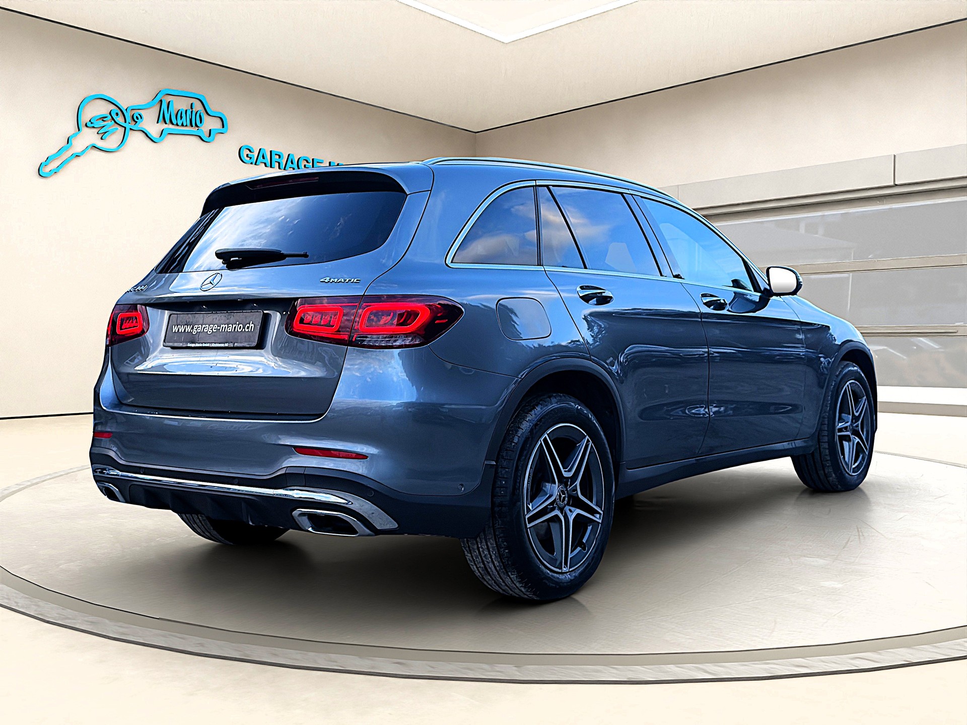 MERCEDES-BENZ GLC 300 * AMG Line * 4Matic 9G-Tronic-image-4