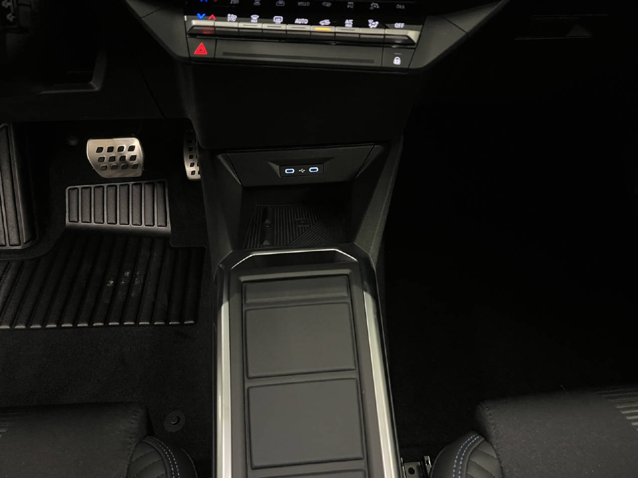 RENAULT Clio 1.8 E-Tech esprit Alpine-image-8