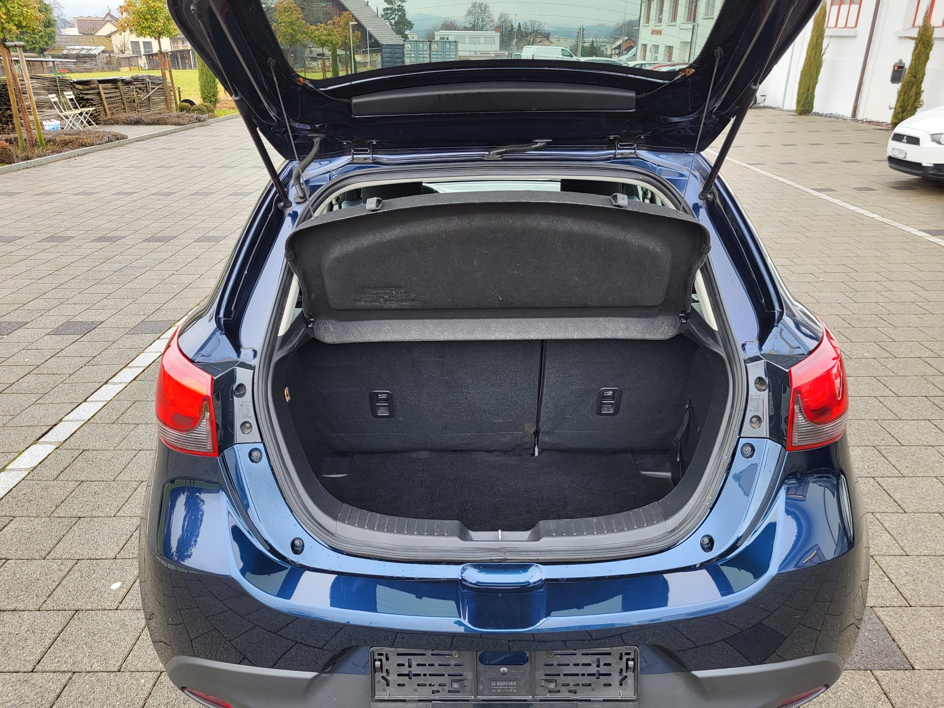 MAZDA 2 1.5i 16V Skyactiv-G Ambition-image-13