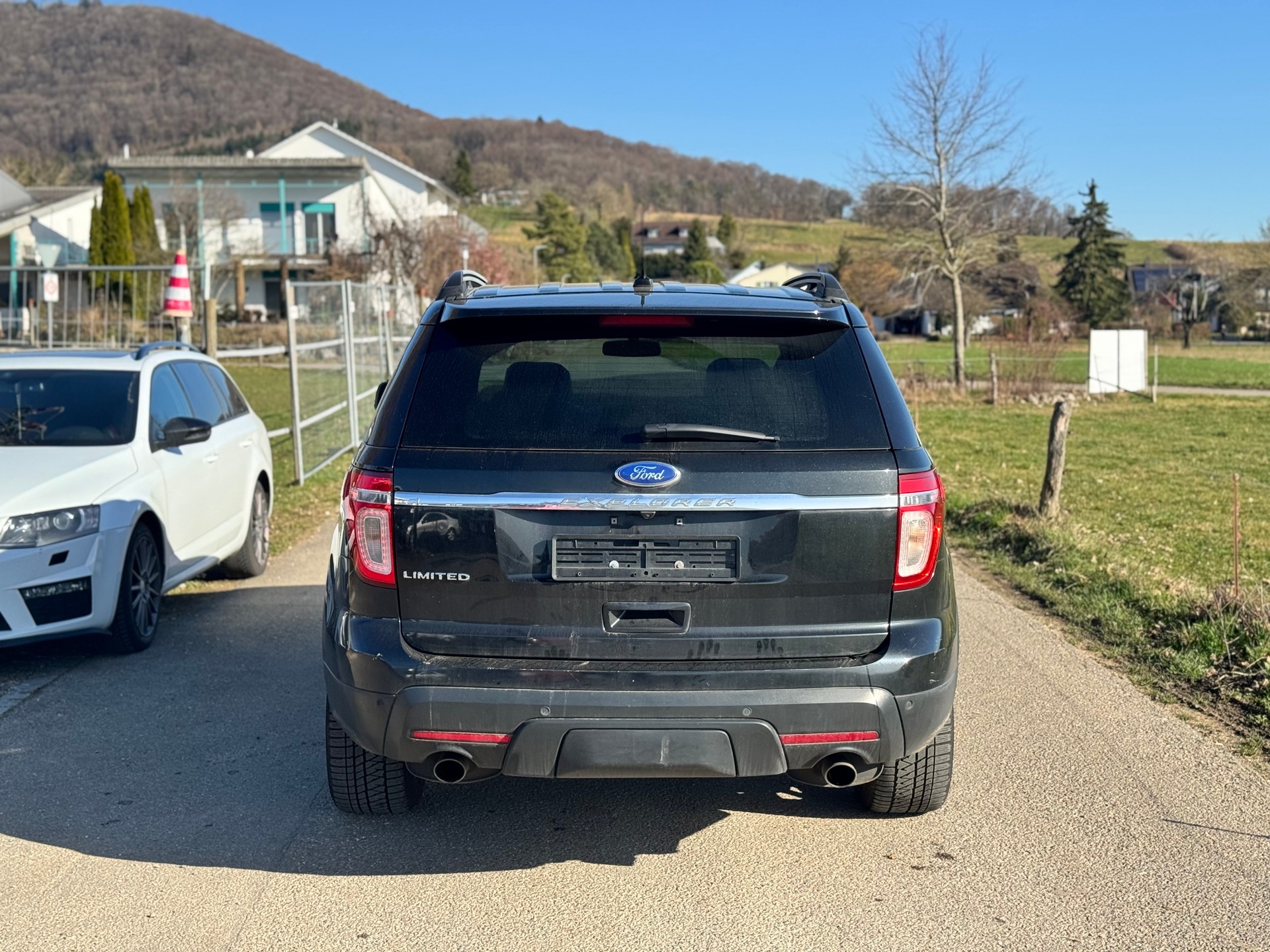 FORD EXPLORER 2WD-image-3