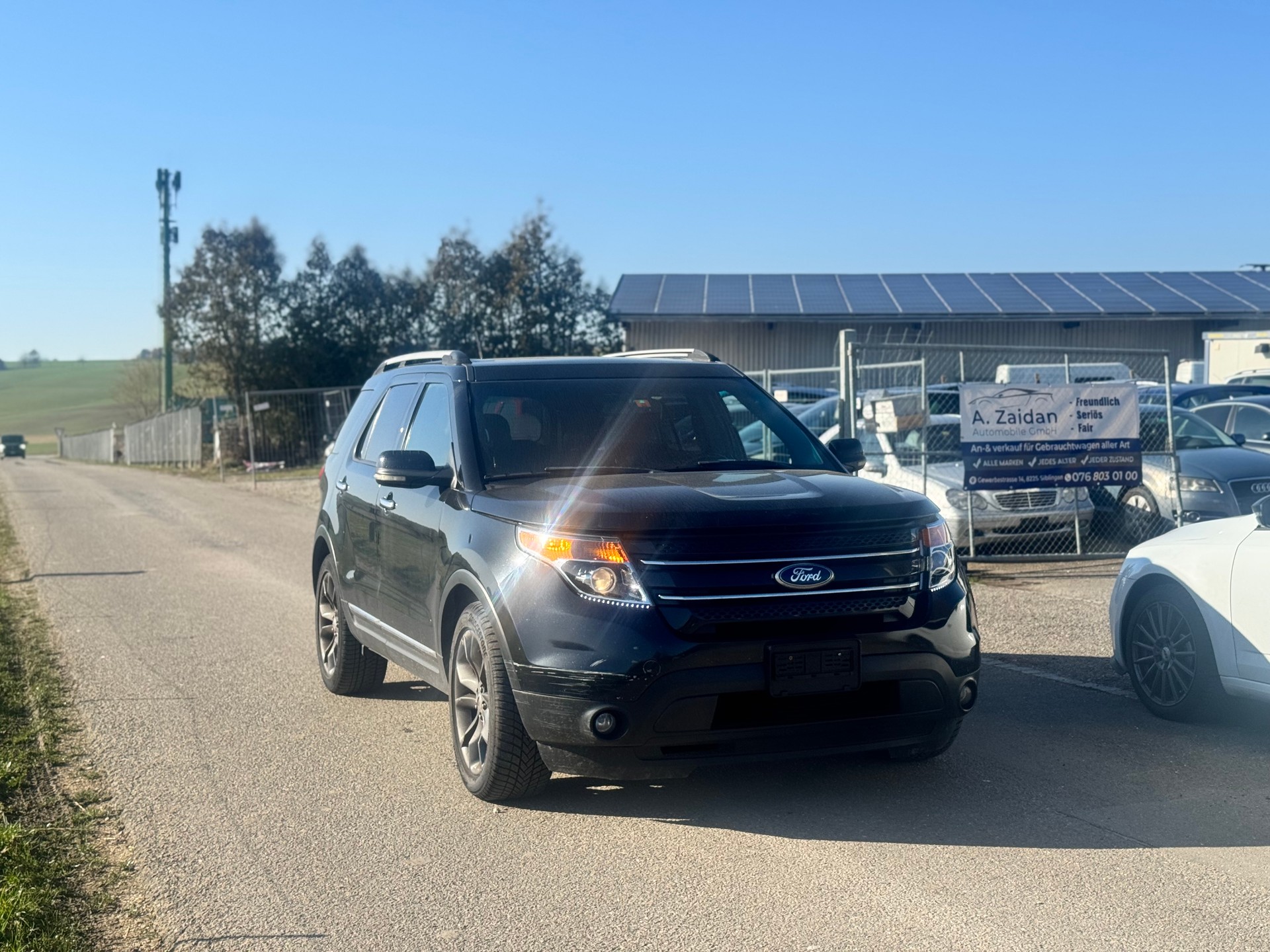 FORD EXPLORER 2WD-image-1