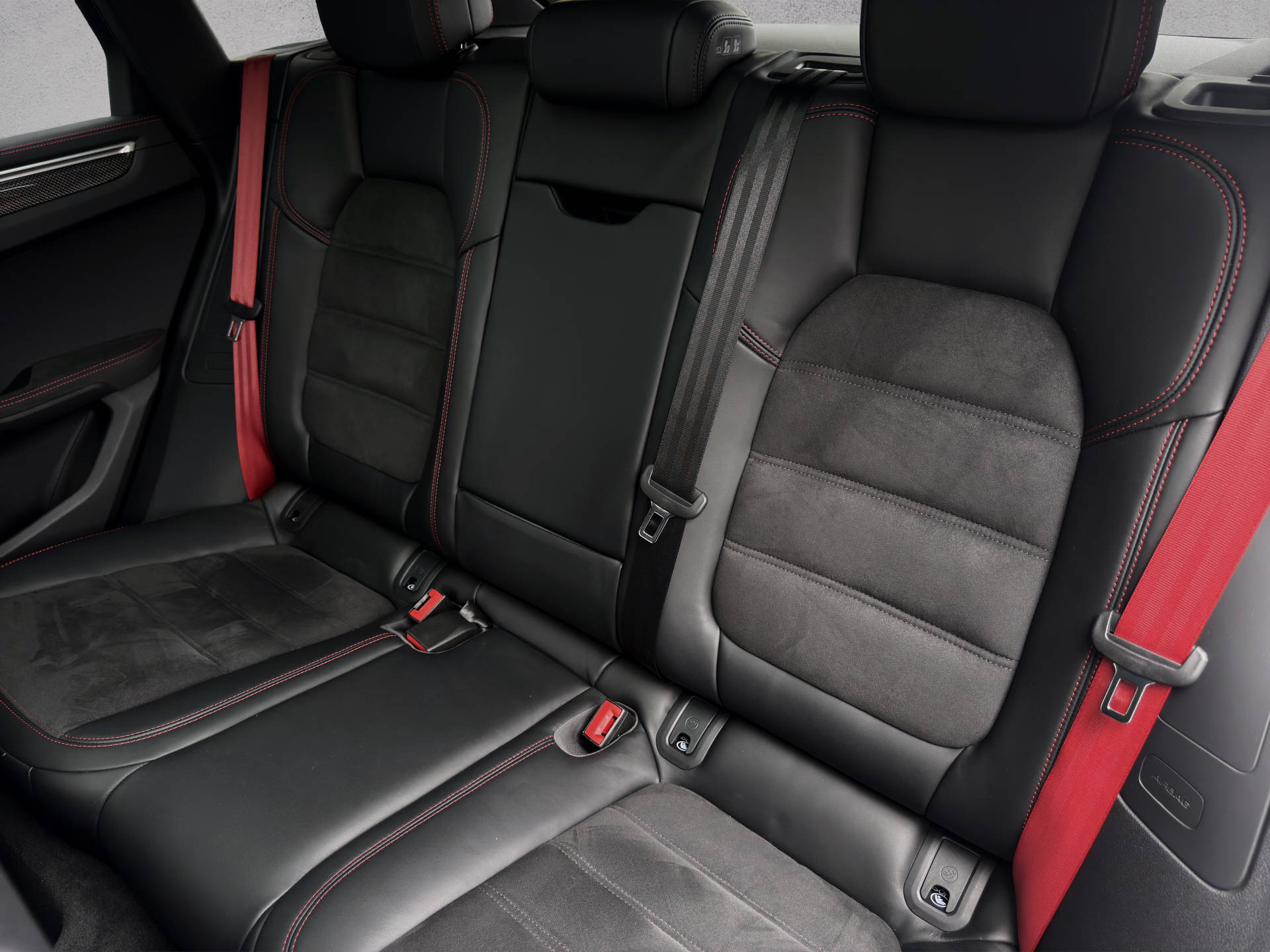 PORSCHE Macan GTS-image-13