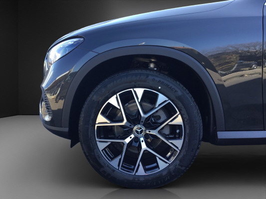 MERCEDES-BENZ GLC 200 4Matic 9G-Tronic-image-12
