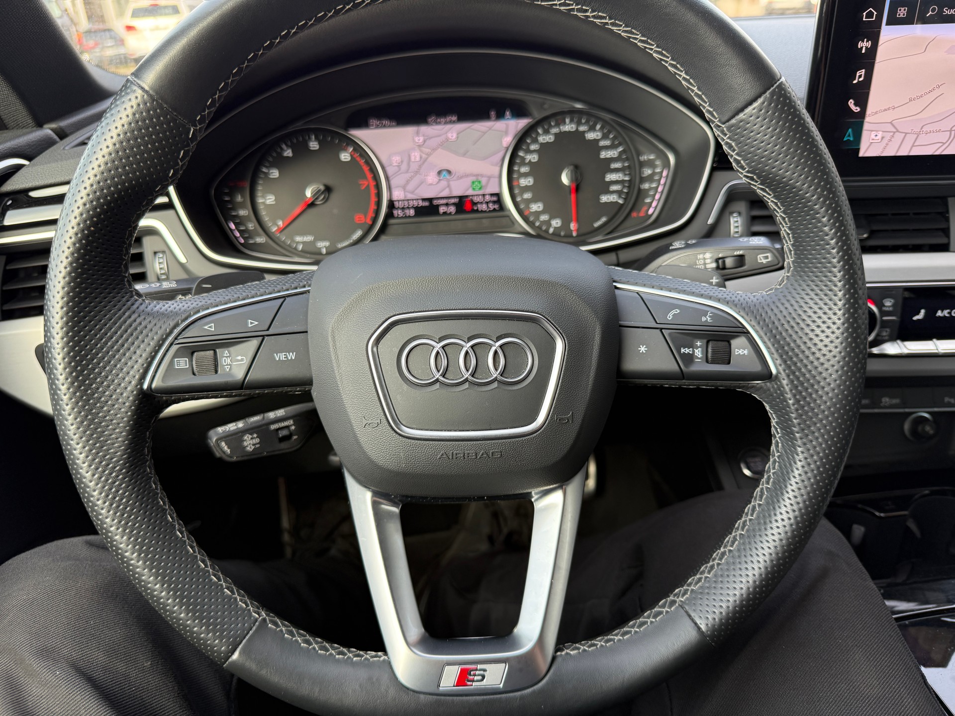 AUDI A4 Avant 45 TFSI S line S-tronic quattro-image-16