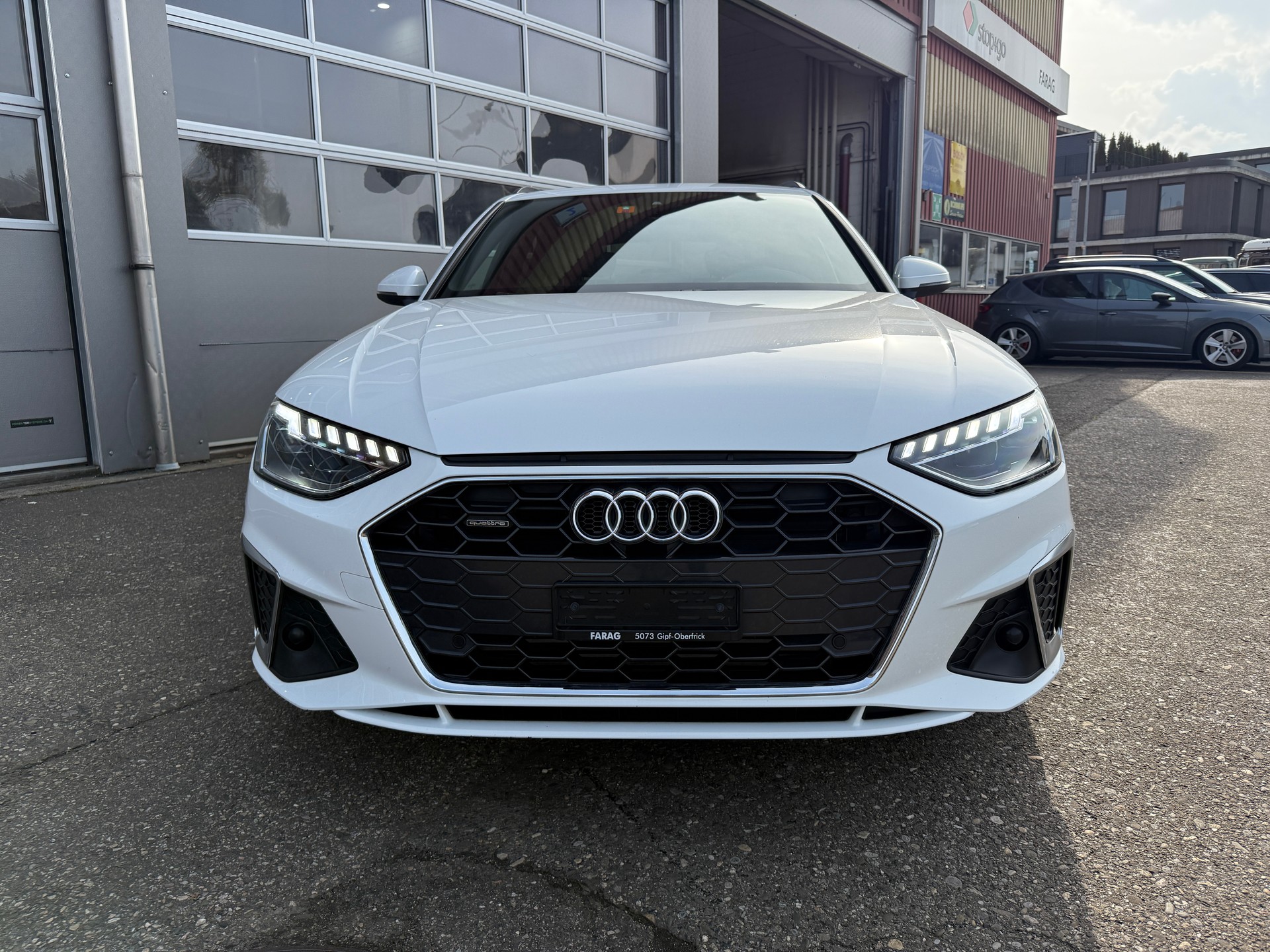 AUDI A4 Avant 45 TFSI S line S-tronic quattro-image-1