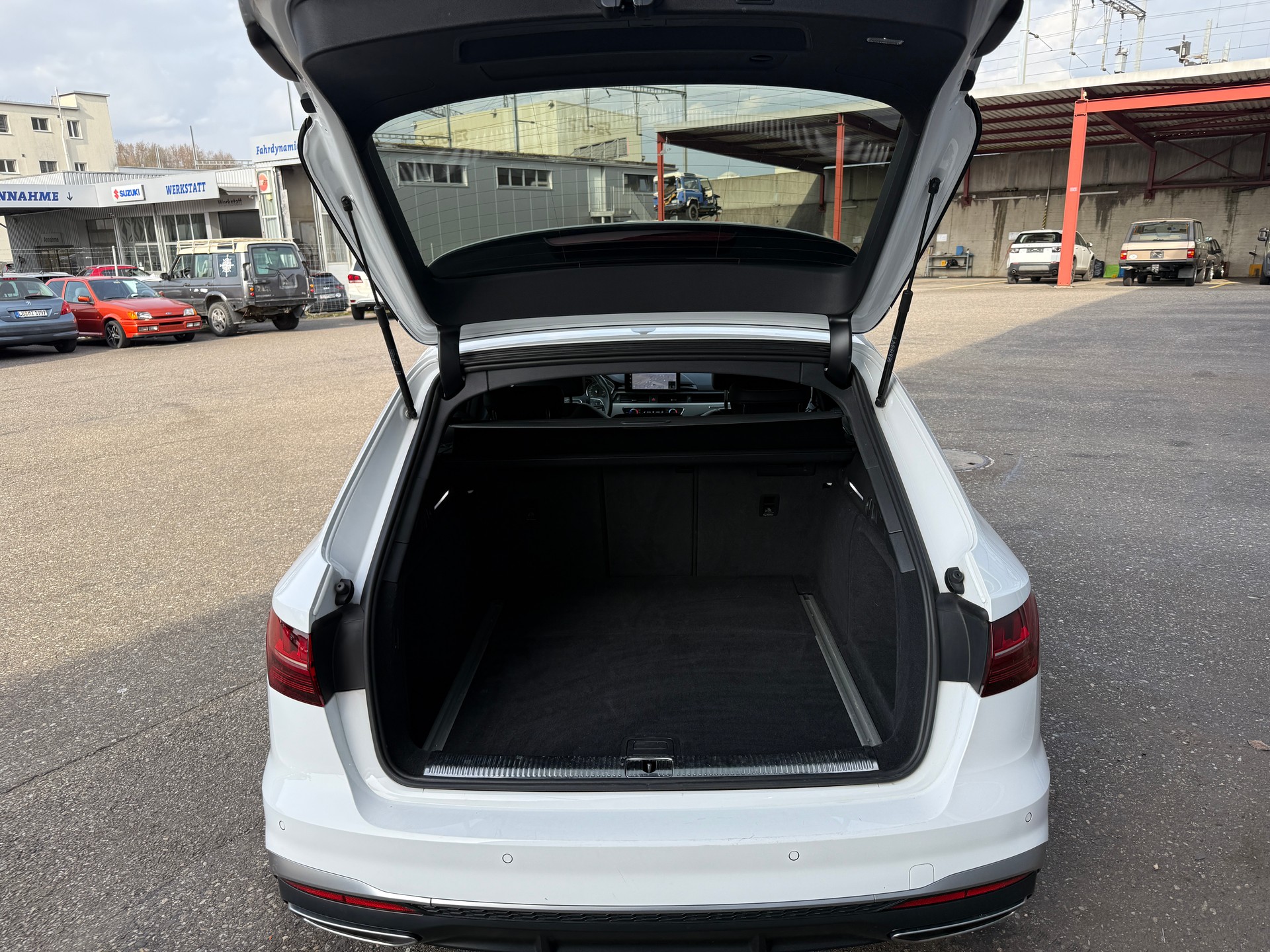 AUDI A4 Avant 45 TFSI S line S-tronic quattro-image-6