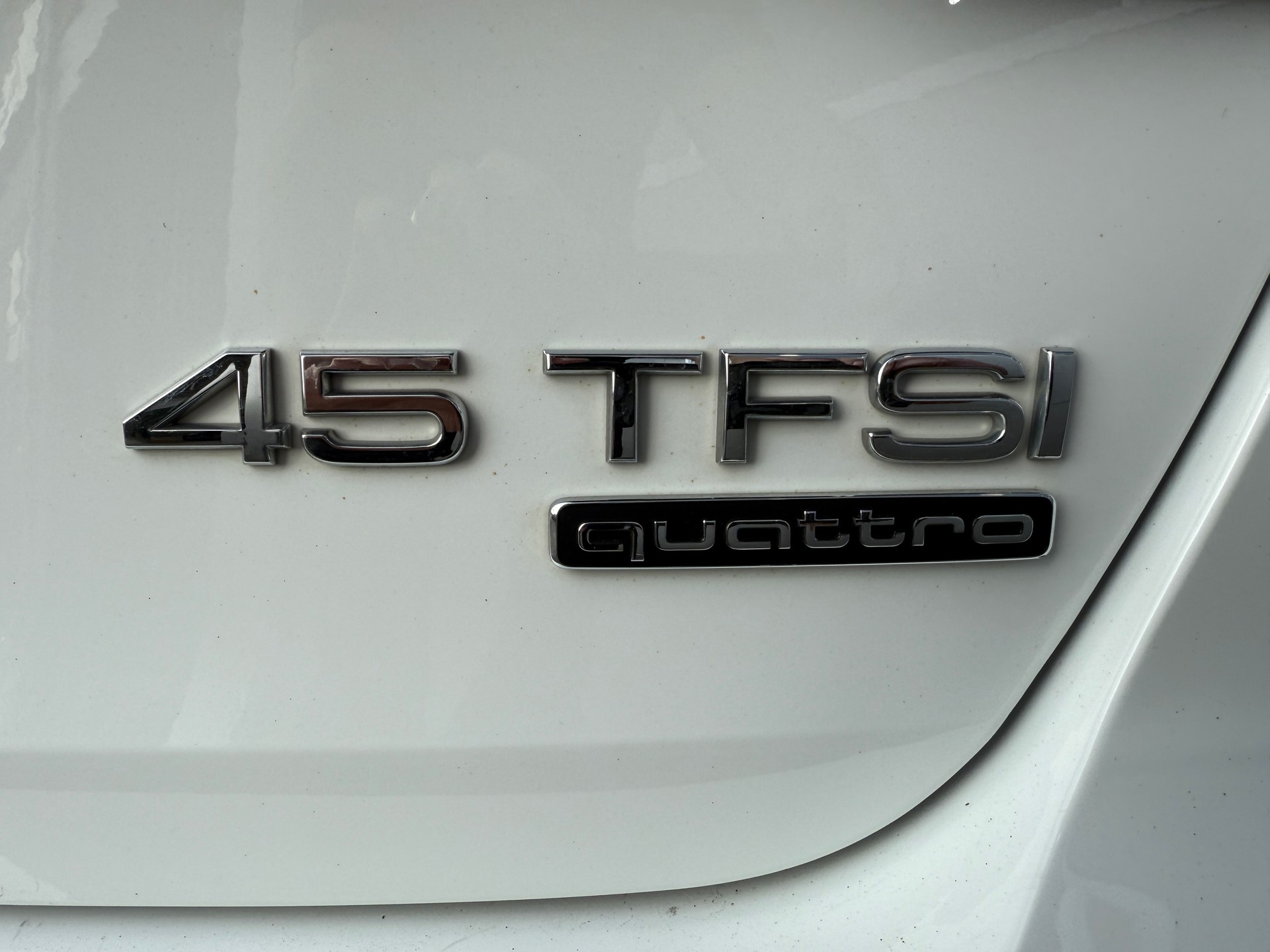 AUDI A4 Avant 45 TFSI S line S-tronic quattro-image-12