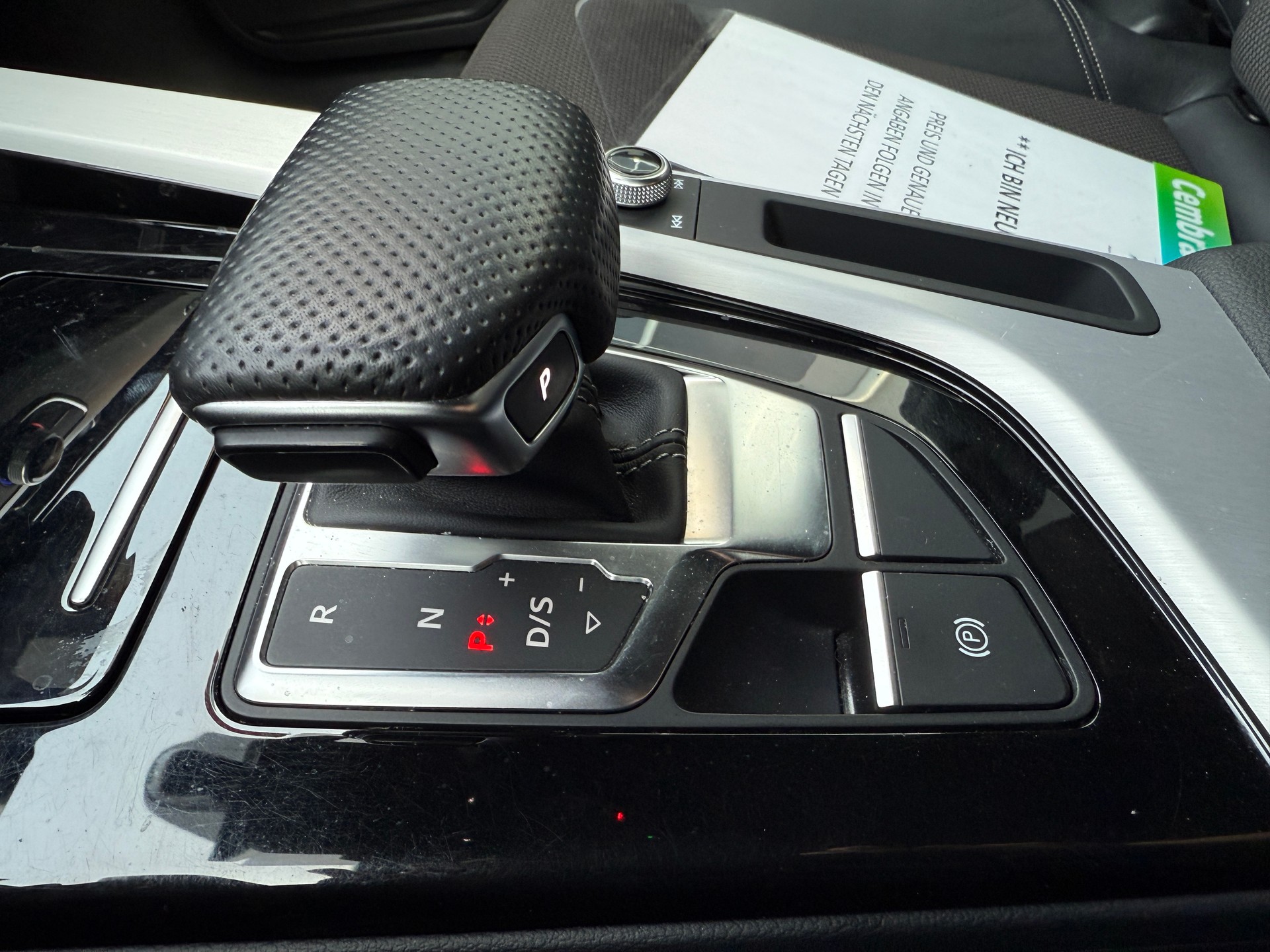 AUDI A4 Avant 45 TFSI S line S-tronic quattro-image-15
