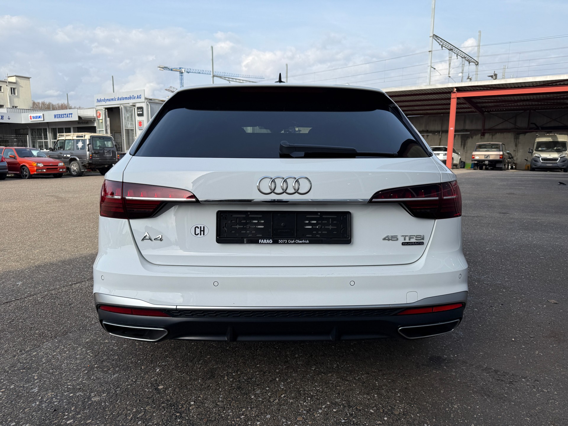 AUDI A4 Avant 45 TFSI S line S-tronic quattro-image-5