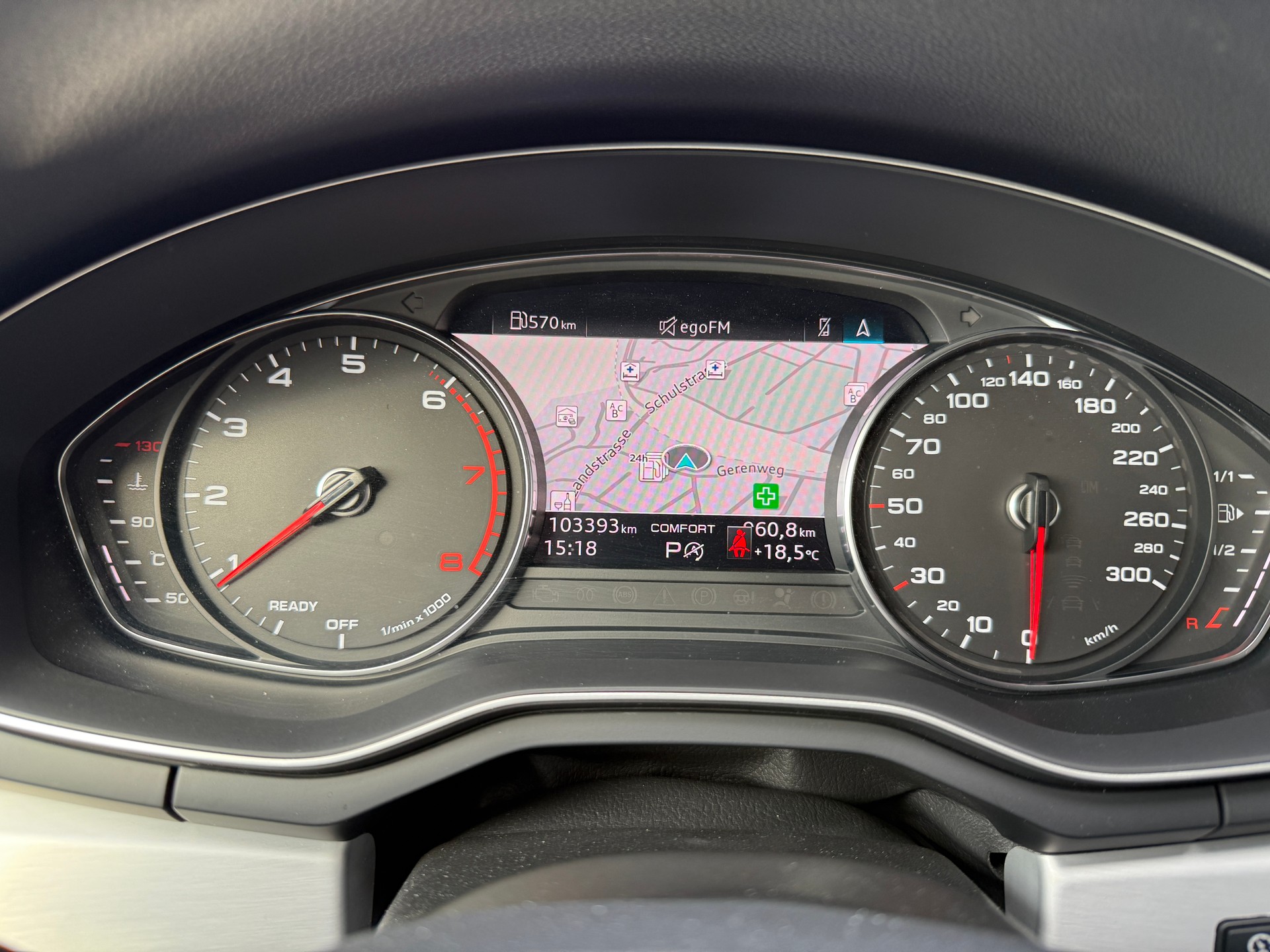 AUDI A4 Avant 45 TFSI S line S-tronic quattro-image-17