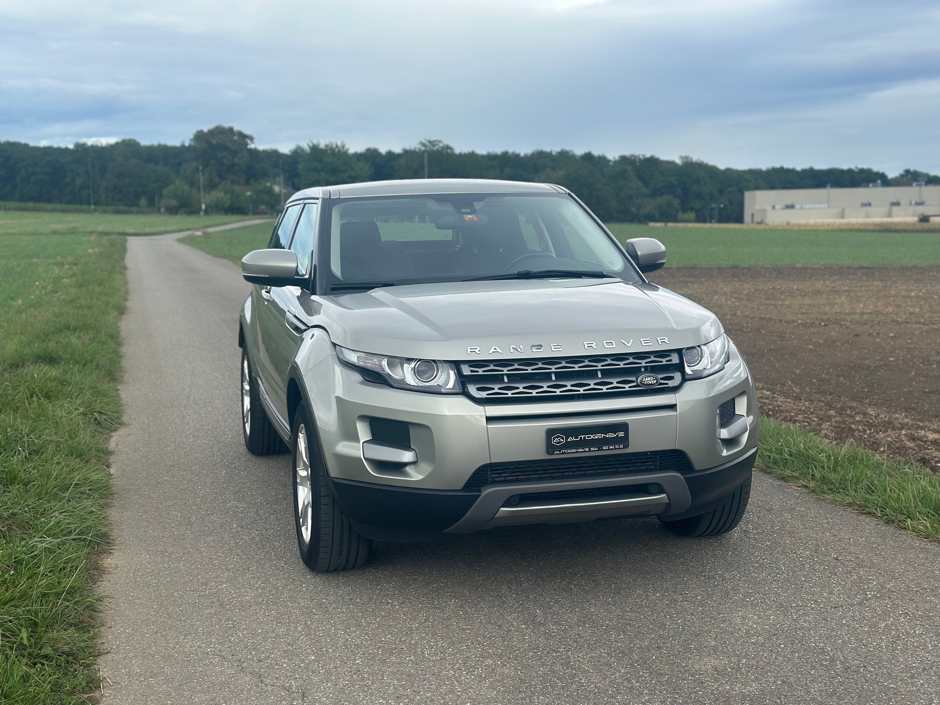 LAND ROVER Range Rover Evoque 2.0 Si4 Prestige AT6-image-2