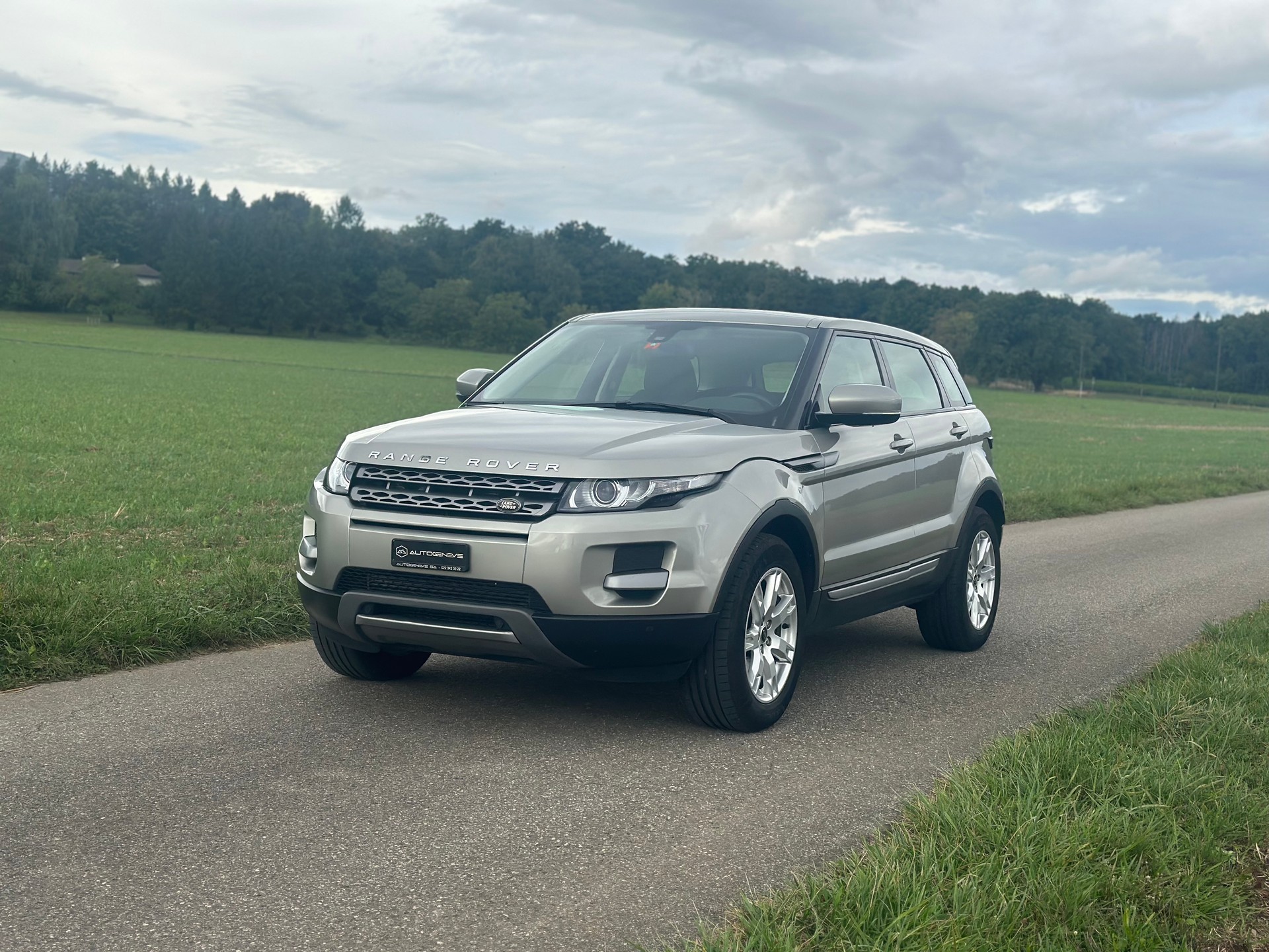 LAND ROVER Range Rover Evoque 2.0 Si4 Prestige AT6-image-4