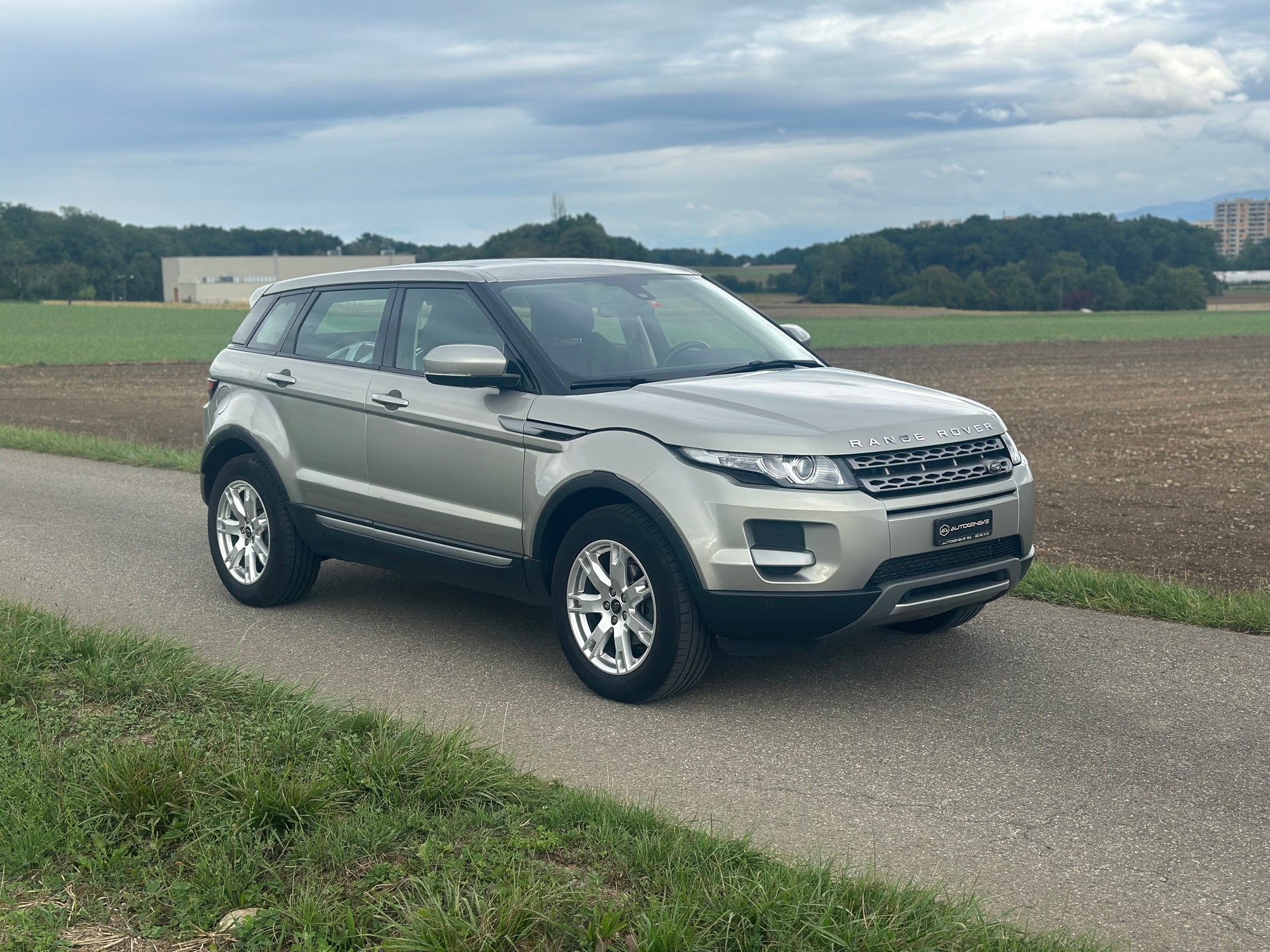 LAND ROVER Range Rover Evoque 2.0 Si4 Prestige AT6-image-3