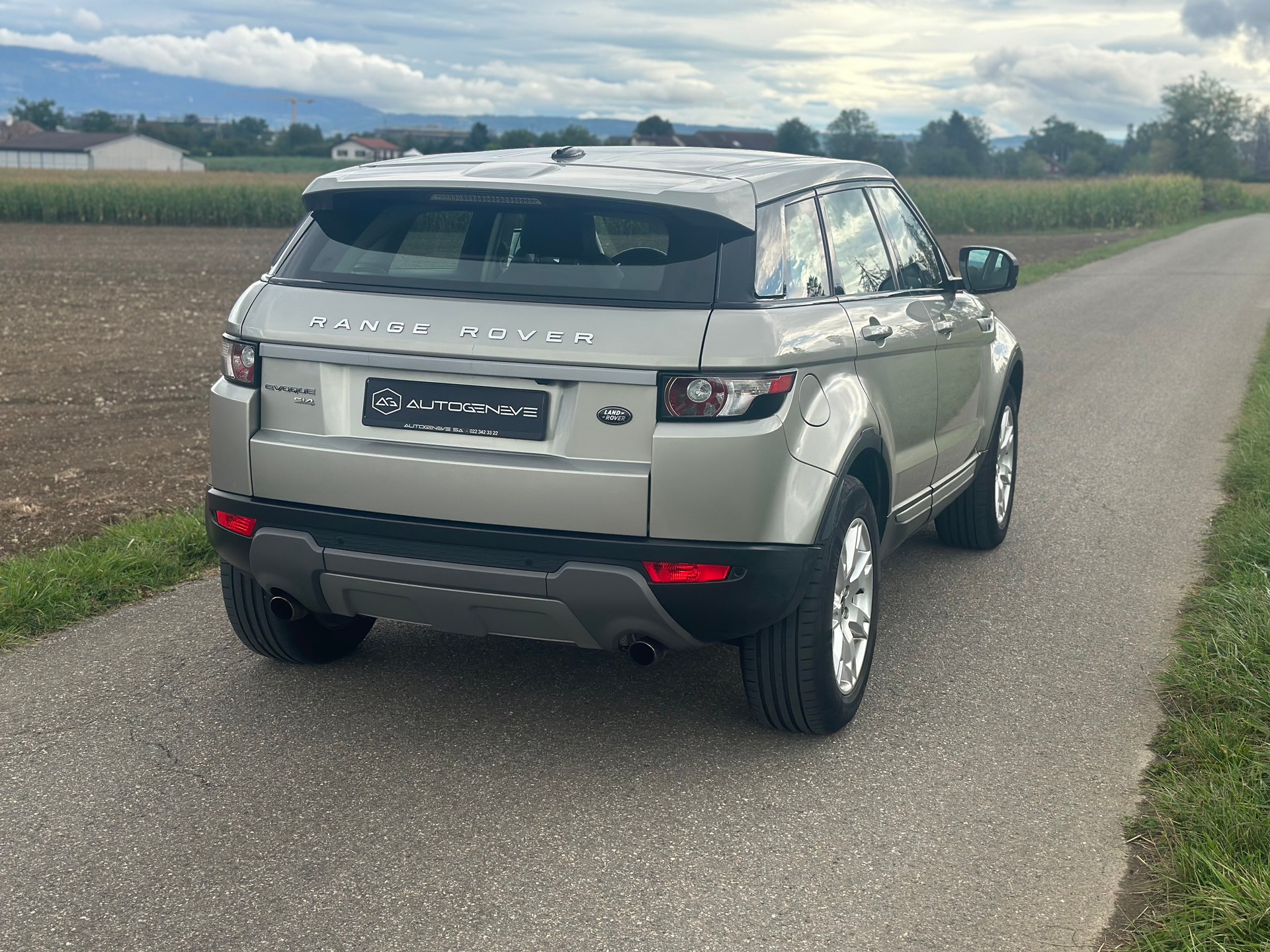 LAND ROVER Range Rover Evoque 2.0 Si4 Prestige AT6-image-9