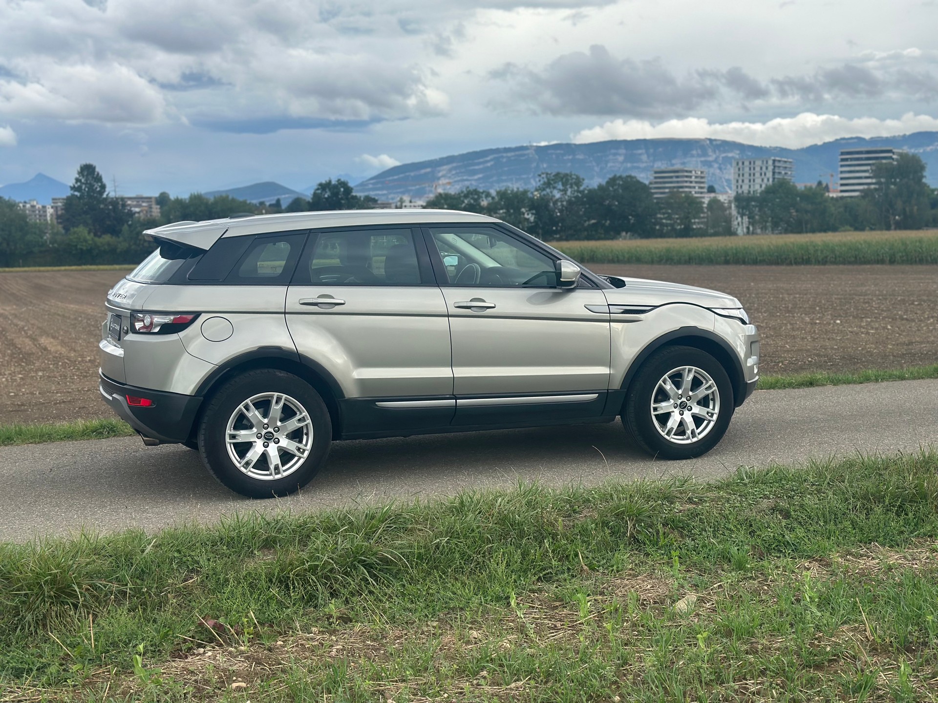 LAND ROVER Range Rover Evoque 2.0 Si4 Prestige AT6-image-11