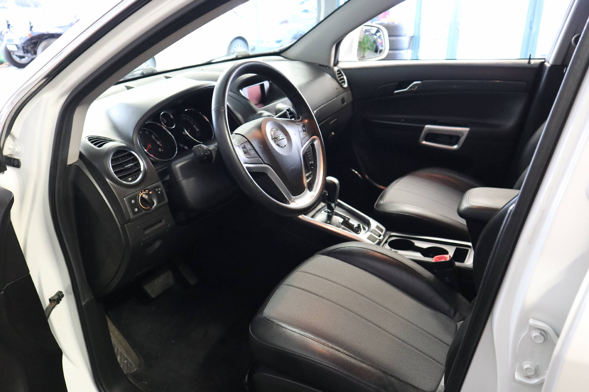 OPEL Antara 2.4 ecoT Enjoy 4WD-image-10