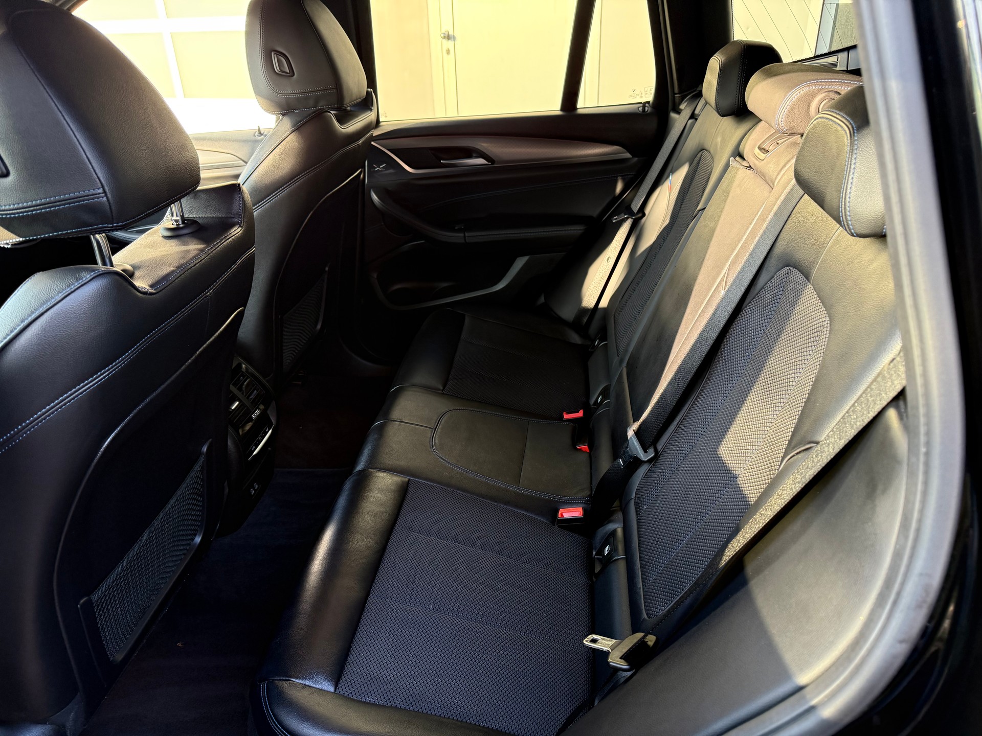 BMW X3 xDrive 20d Individual M Sport Steptronic-image-16