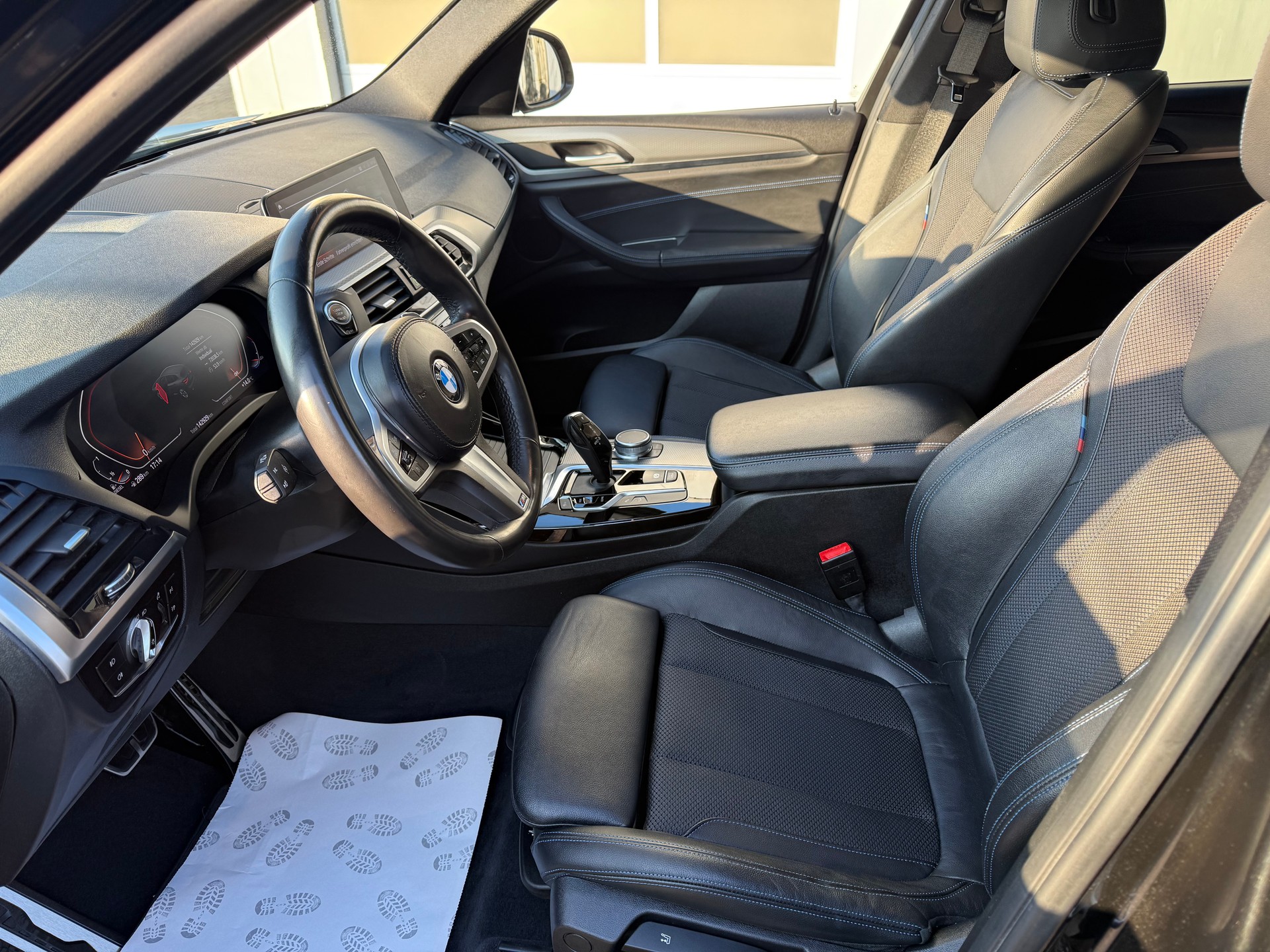 BMW X3 xDrive 20d Individual M Sport Steptronic-image-9